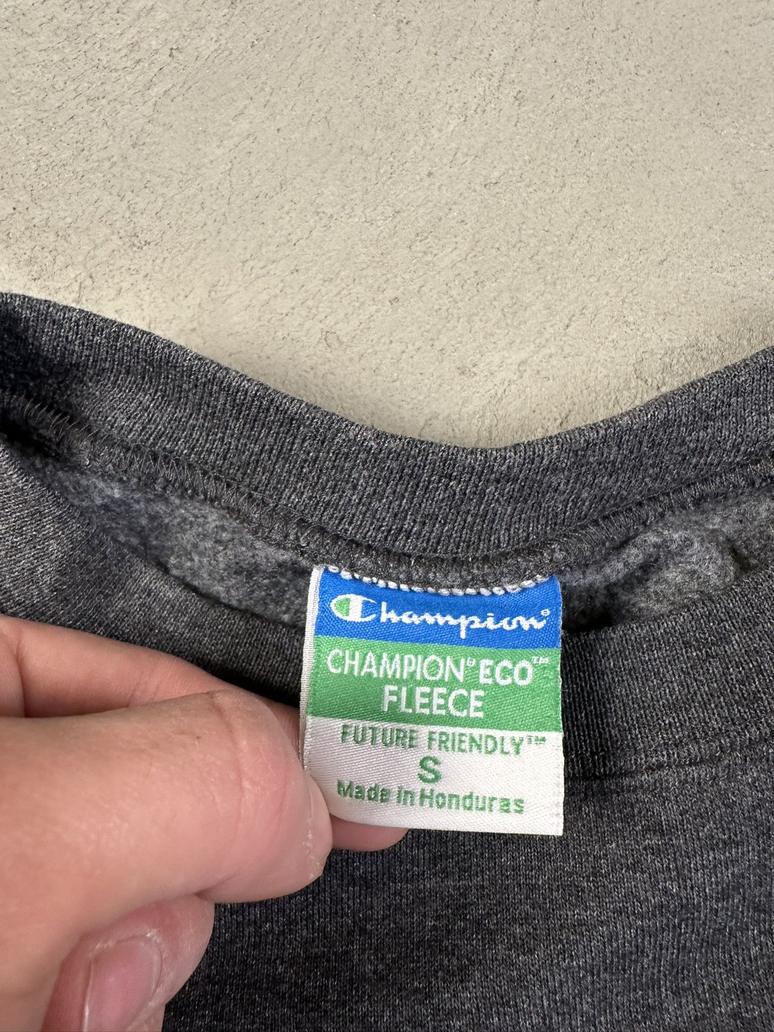 Champion × Vintage 00s Vintage Wisconsin University Champion Boxy Crewneck Size US S / EU 44-46 / 1 - 8 Thumbnail