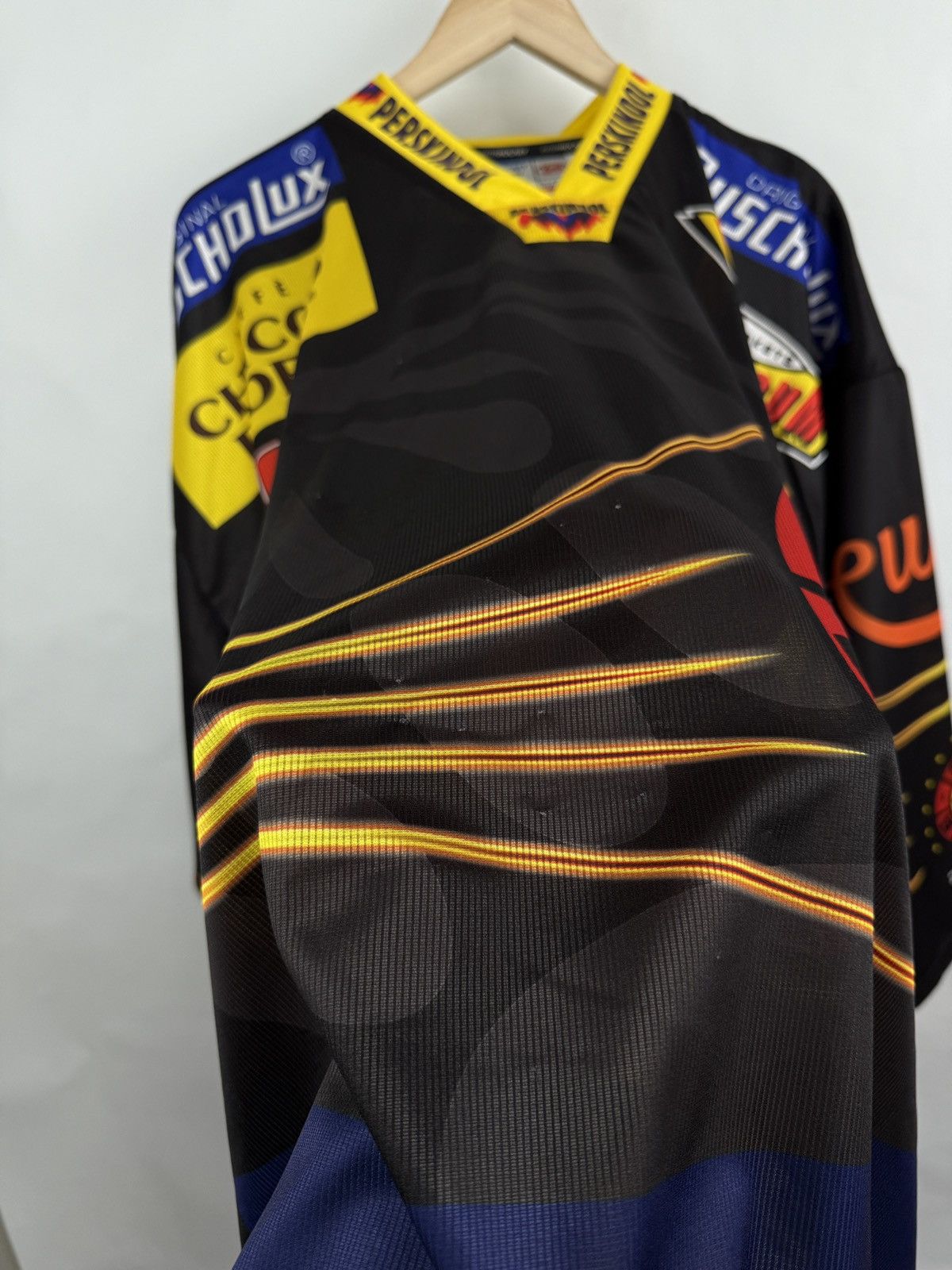 NHL 🇨🇭 2011 SC Bern Switzerland Hockey Jersey Team Signed Peugeot Size US XL / EU 56 / 4 - 13 Thumbnail