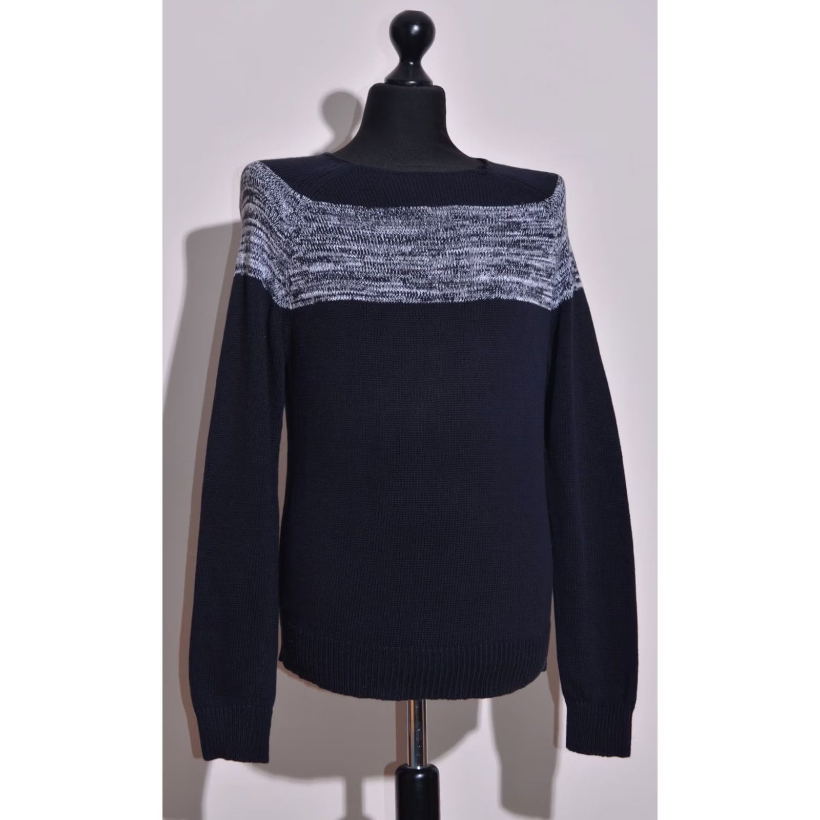 Vintage Armani Jeans Men's Sweater Jumper Pullover Cotton Knit Round Neck Black Gray Size L AJ Logo Jumper Mens Size US L / EU 52-54 / 3 - 2 Thumbnail