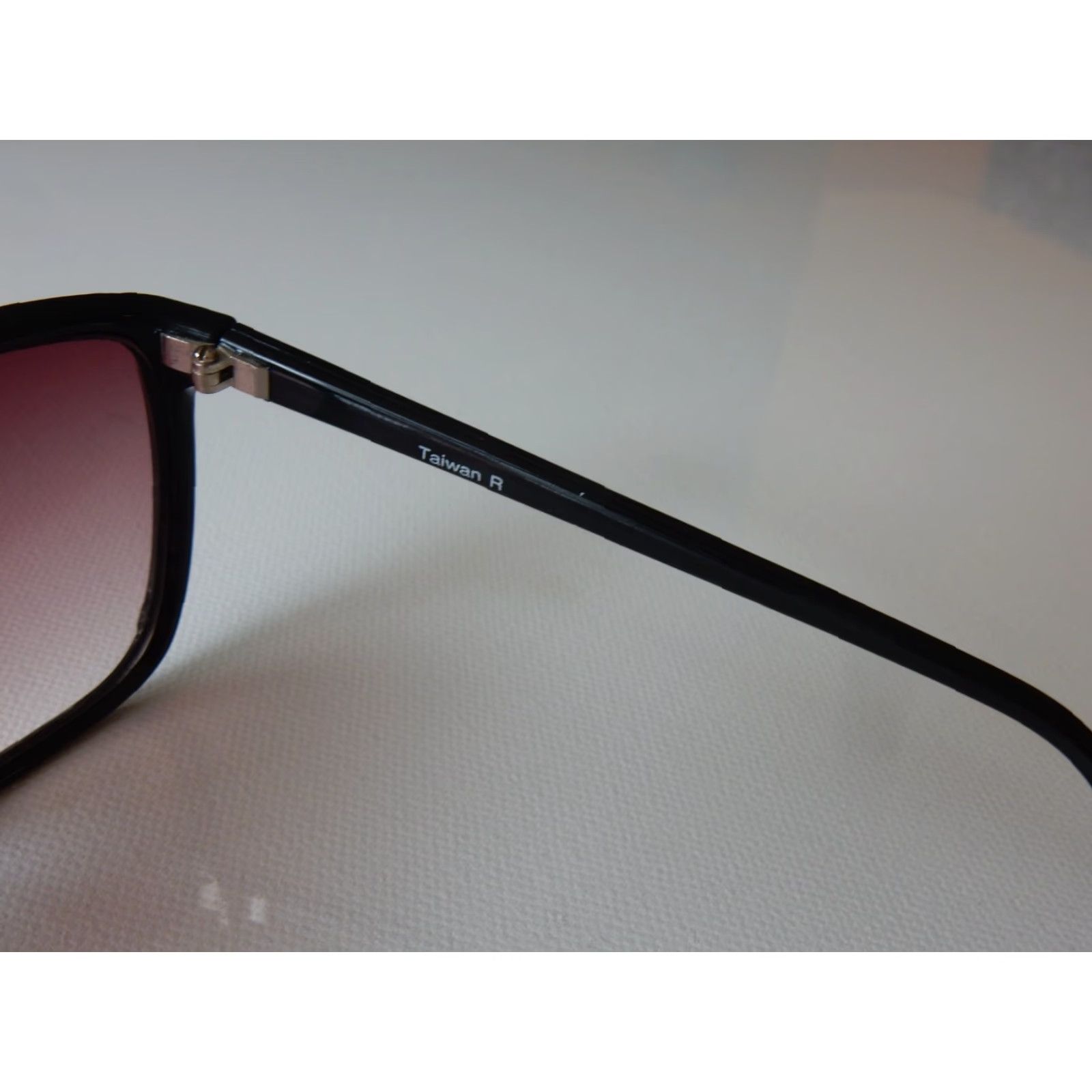 Vintage VTG Sunglasses Women Taiwan Unbranded Black & Red Sunglasses Size ONE SIZE - 4 Thumbnail