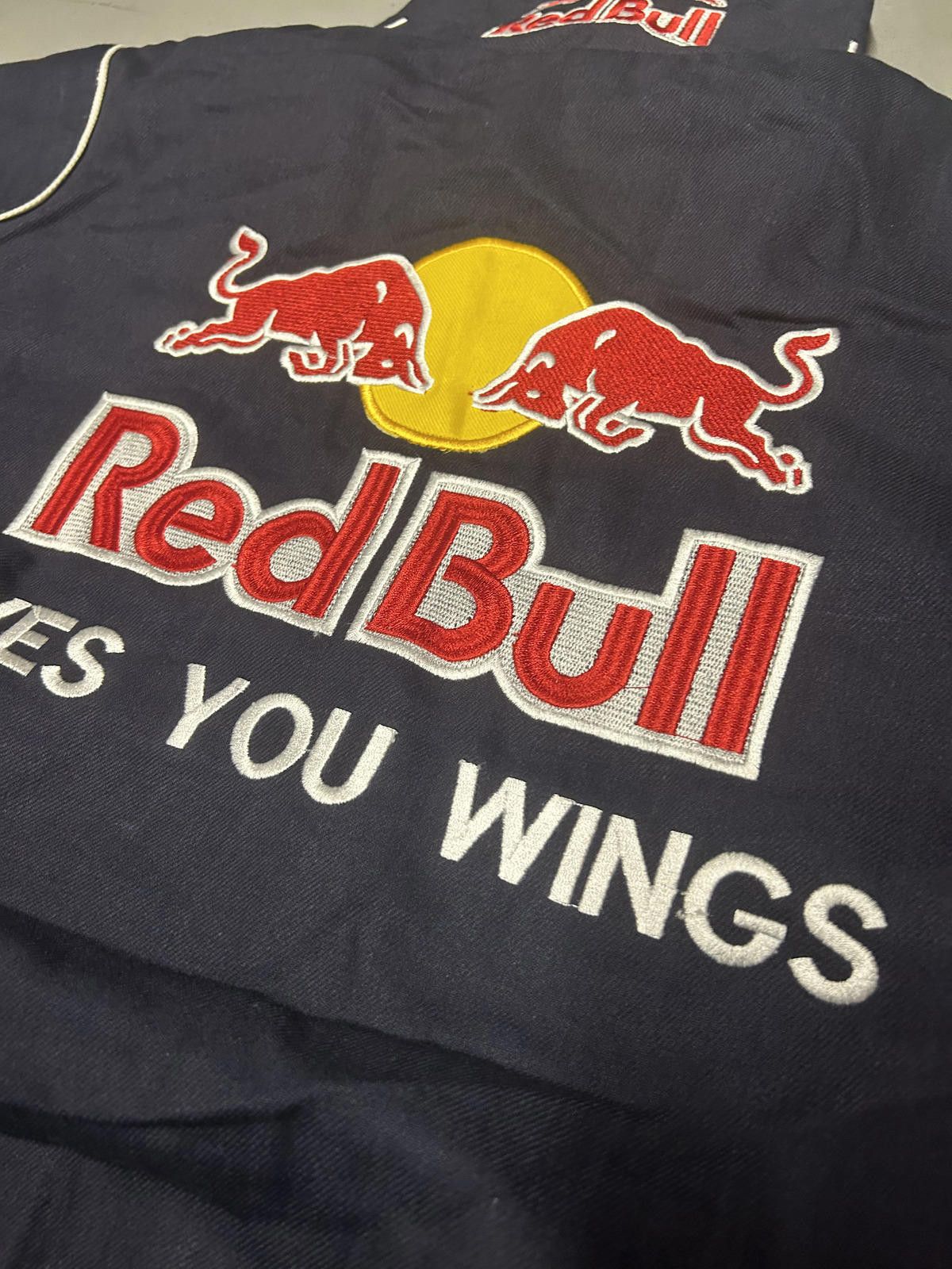 Red Bull Red Bull Racing Team Jacket - Authentic F1 Merchandise Size US L / EU 52-54 / 3 - 7 Thumbnail