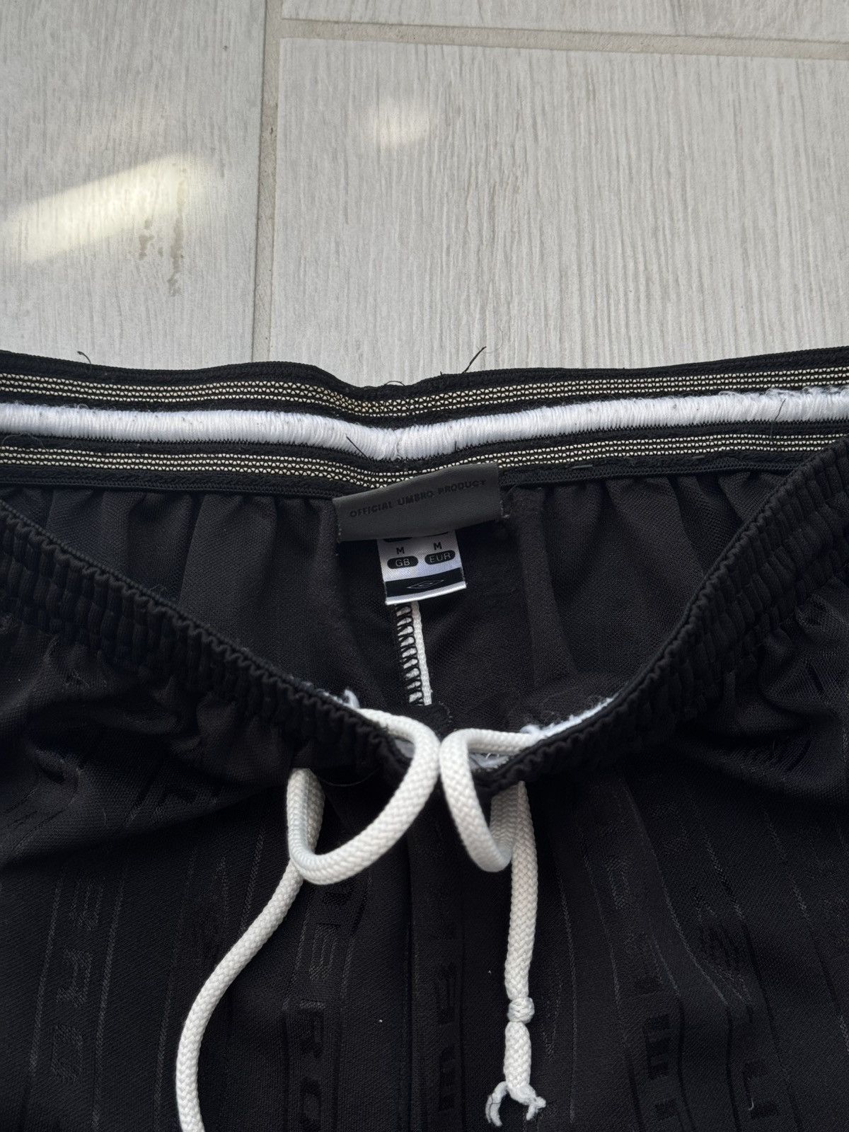 Umbro Vintage 90s Umbro Monogram Football Shorts Black Silver M Size US 32 / EU 48 - 6 Thumbnail