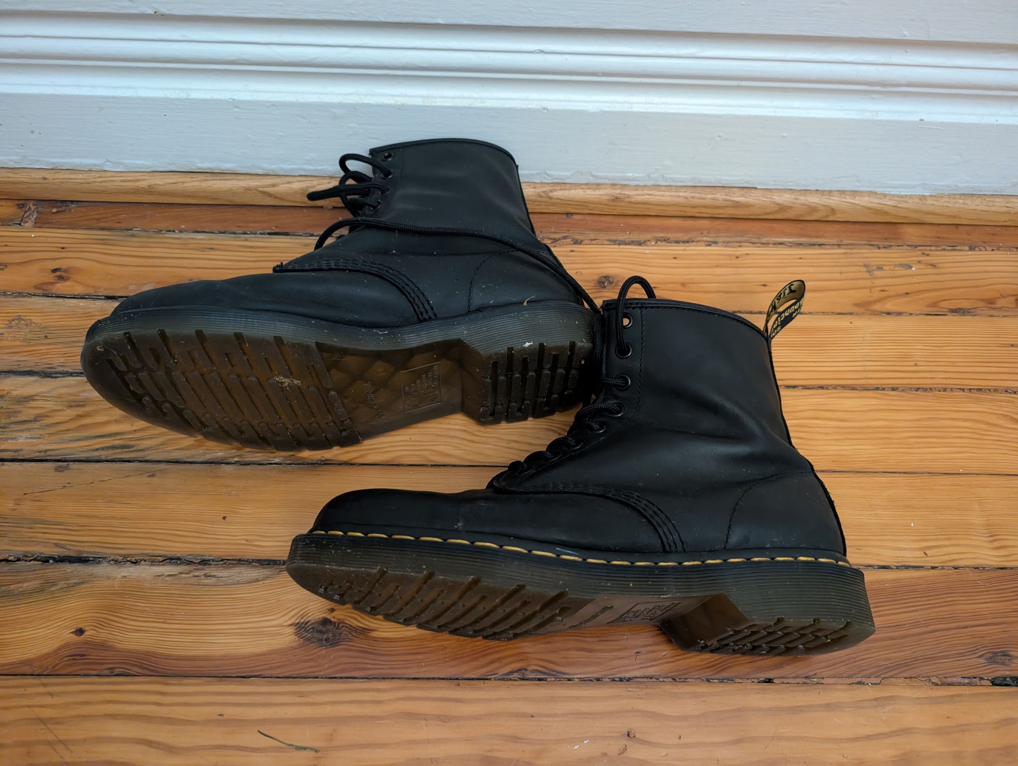 Dr. Martens 1460 Greasy Leather Lace Up Boots Size US 9 / EU 42 - 4 Thumbnail