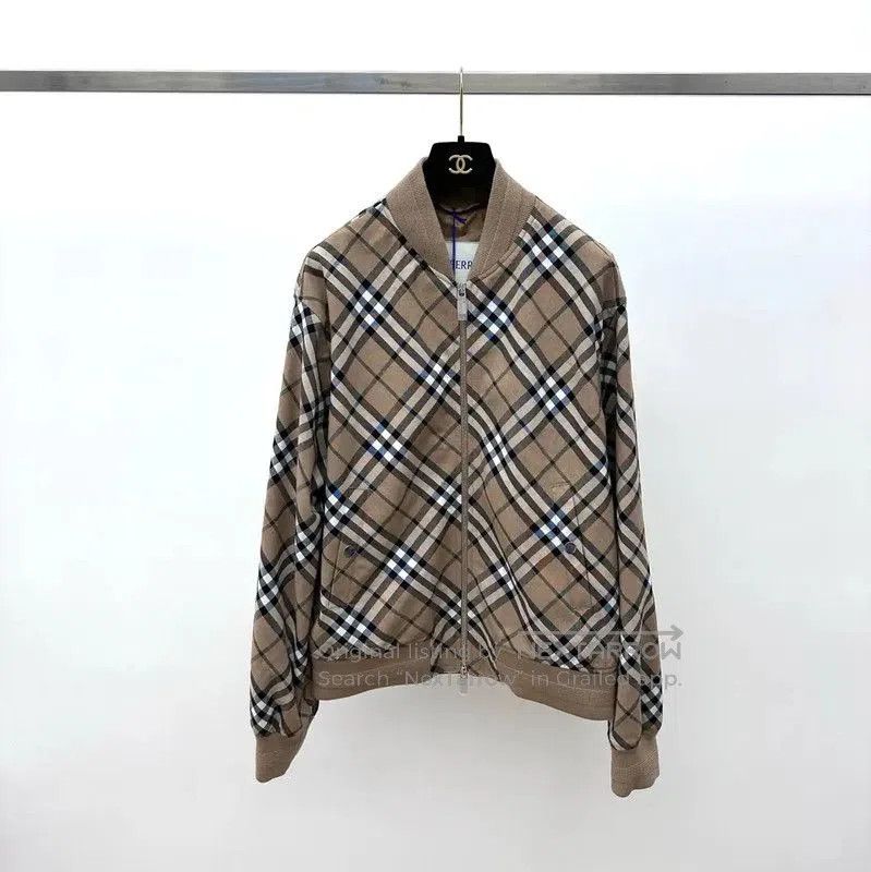 Burberry Burberry Camel Cotton Women's Jacket. Size L / US 10 / IT 46 - 1 Thumbnail