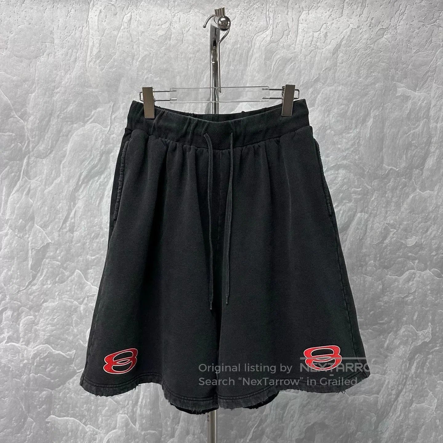 Balenciaga balenciaga ss24 vintage print shorts size large. Size US 44 / EU 60 - 1 Thumbnail