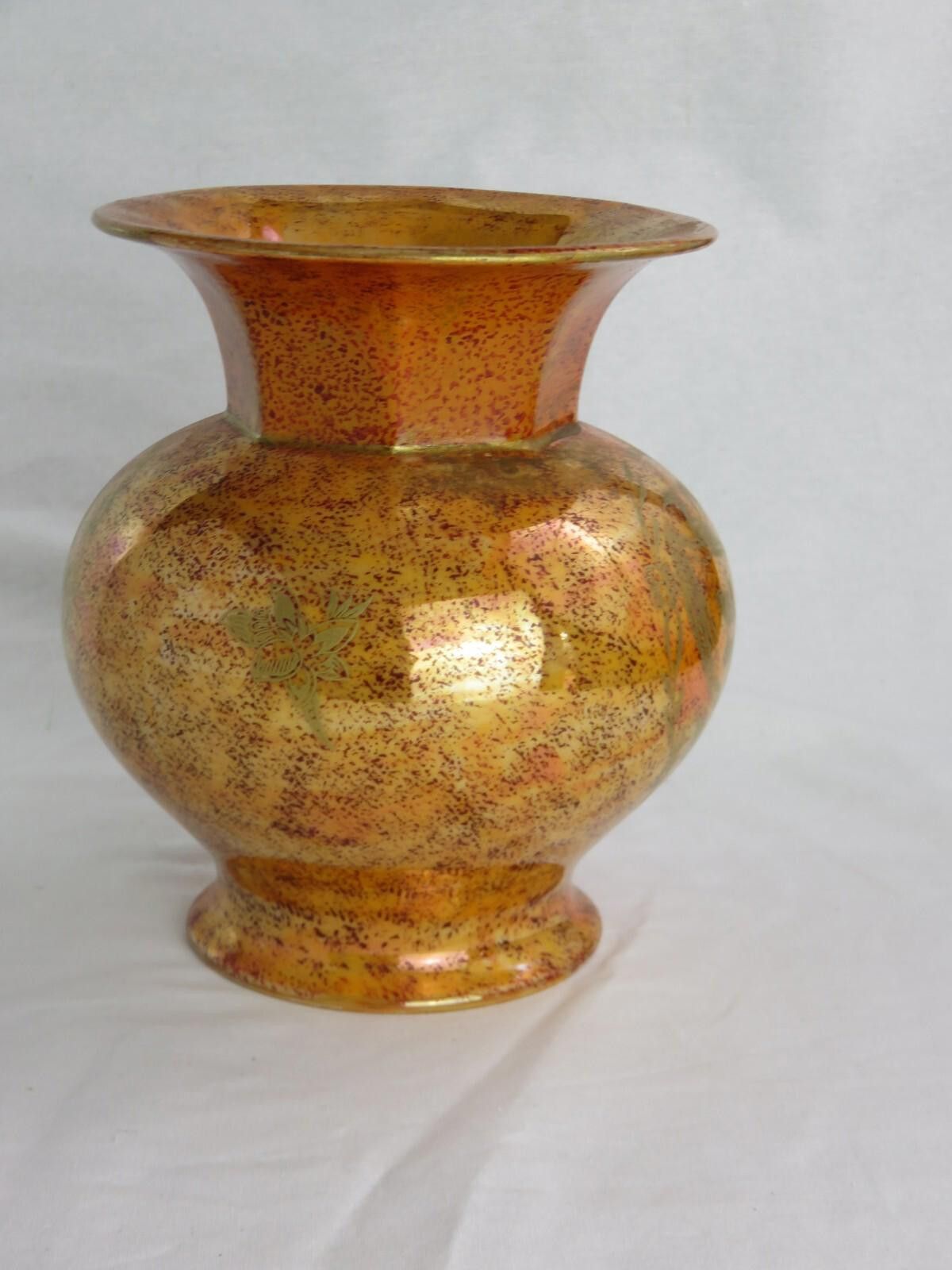 Unknown London Vintage Decorative Gold-Toned Vase with Floral Motif Size ONE SIZE - 1 Thumbnail