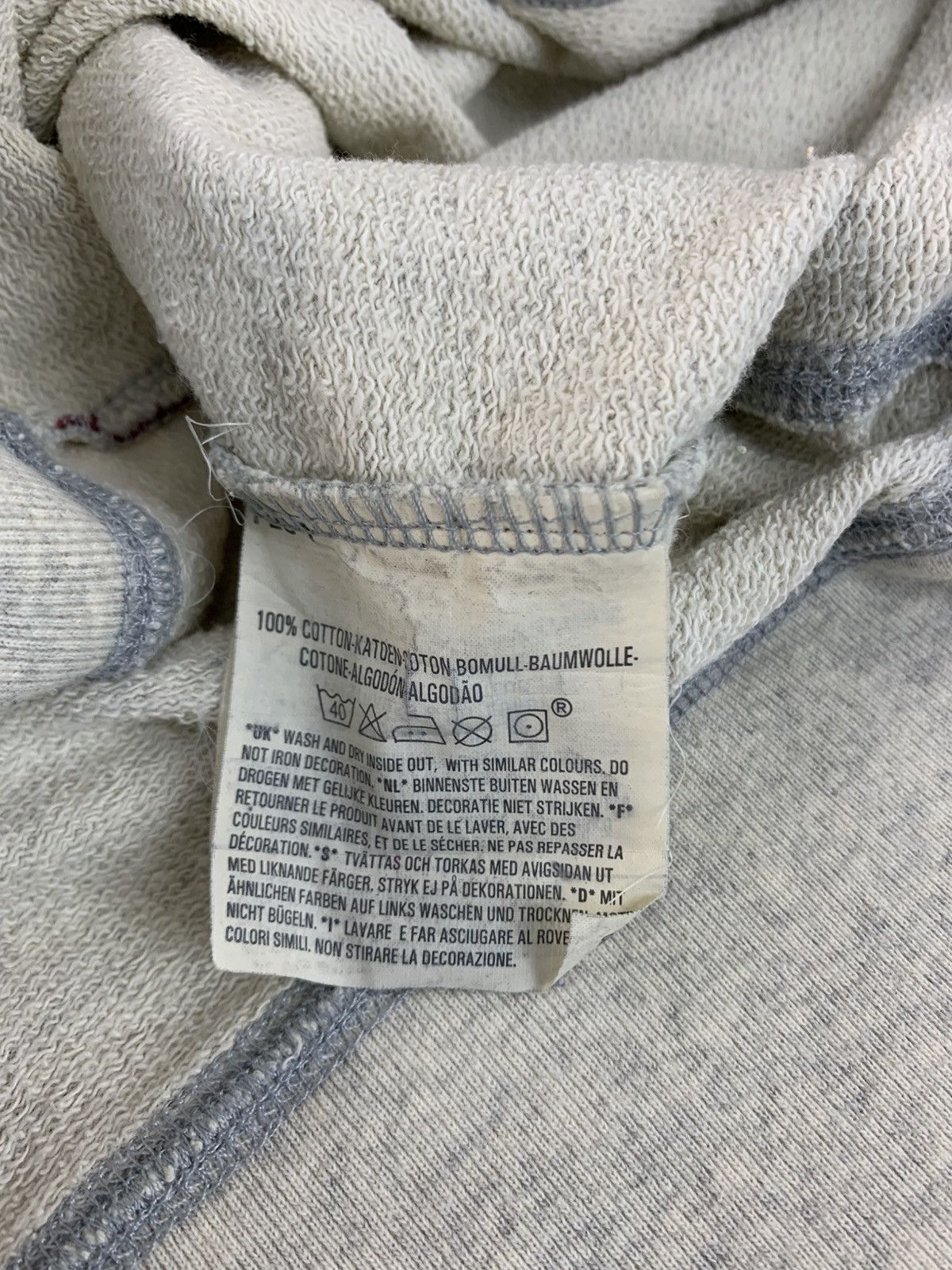 Levi's 90s Levi’s Type 1 Jeans Made in Romania Crewneck Pullover Size US M / EU 48-50 / 2 - 6 Thumbnail