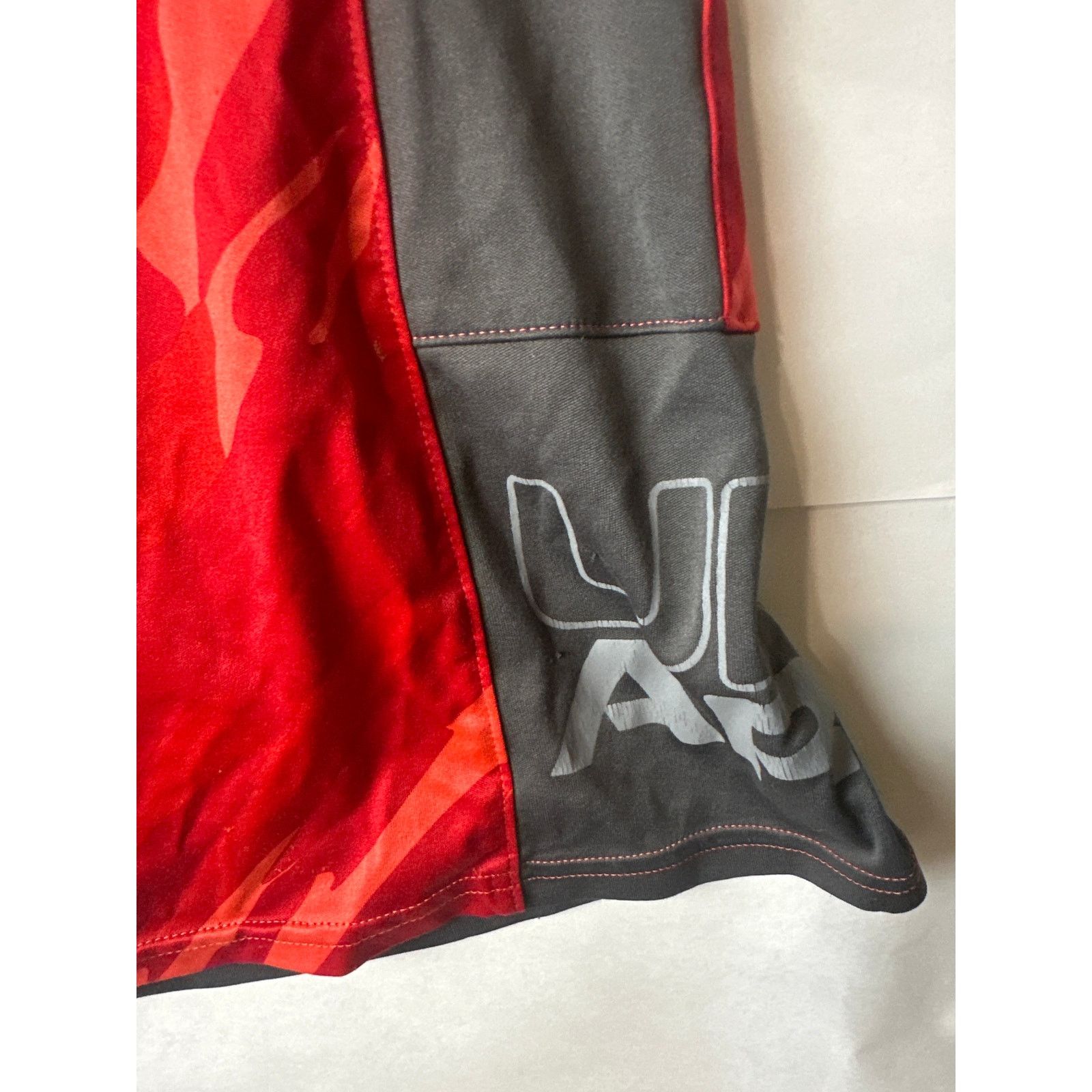 Under Armour Under Armour Boys Size Large Shorts Red Grey New Loose Fit Size ONE SIZE - 3 Thumbnail