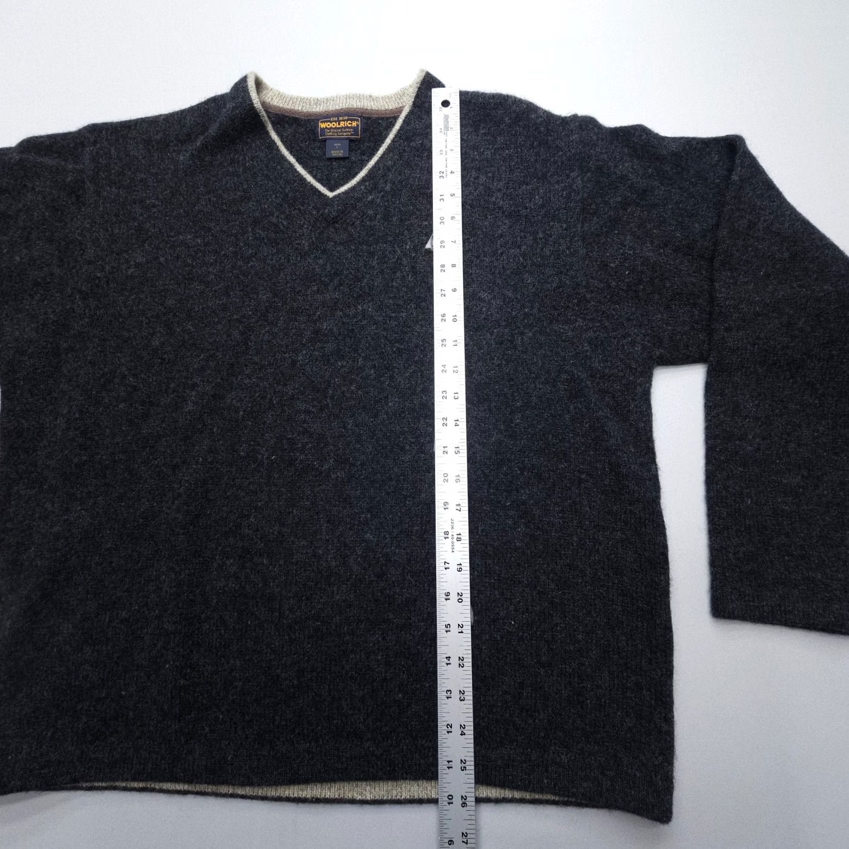 Vintage Woolrich Pullover Sweater Mens L V-Neck Knit Wool Heather Dark Grey 90s USA Casual Vintage Style Shirt Mens Size US L / EU 52-54 / 3 - 7 Thumbnail