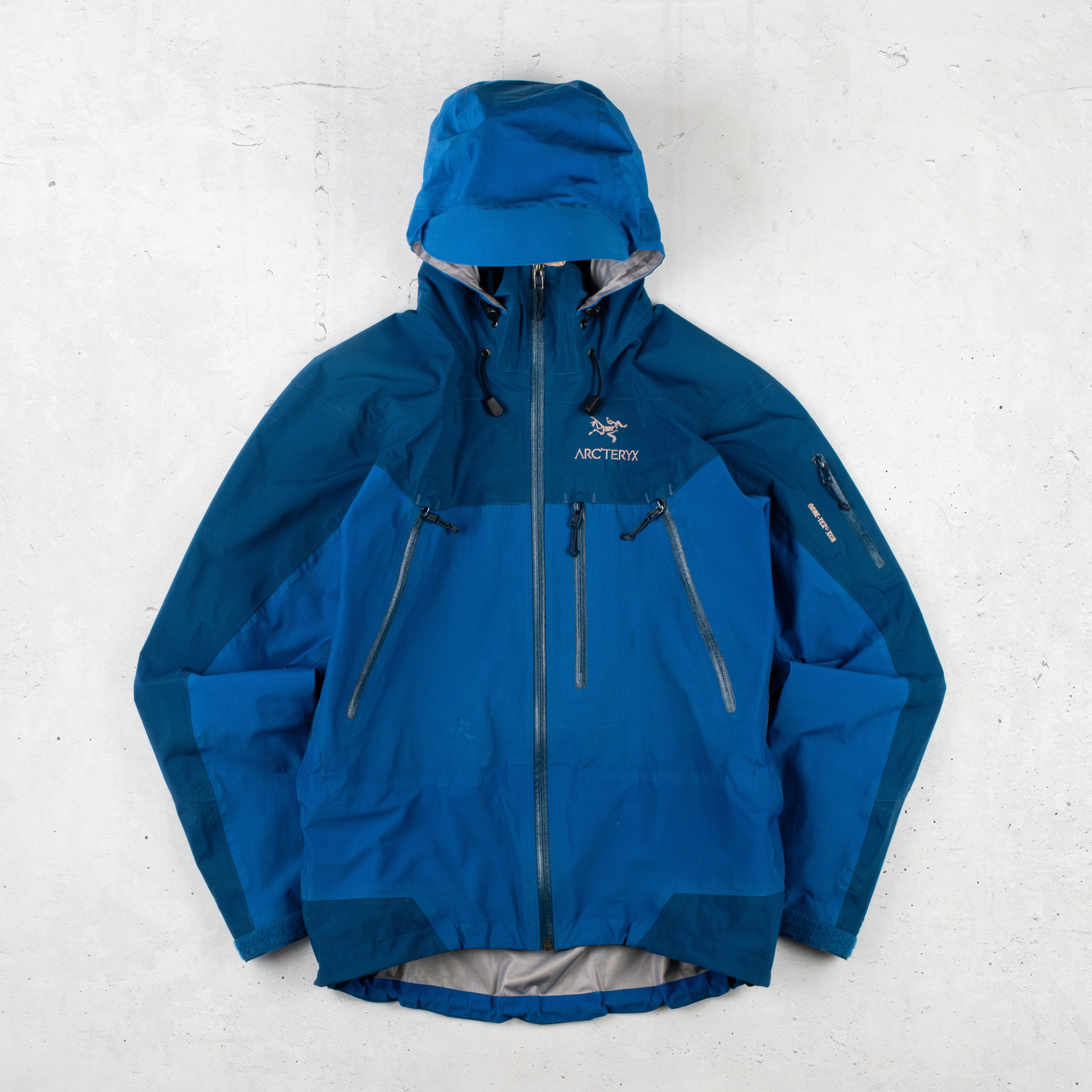 image of Arcteryx Arc'teryx 2004 Theta Ar Sapphire Blue Jacket Vintage Alpha, Men's (Size Small)