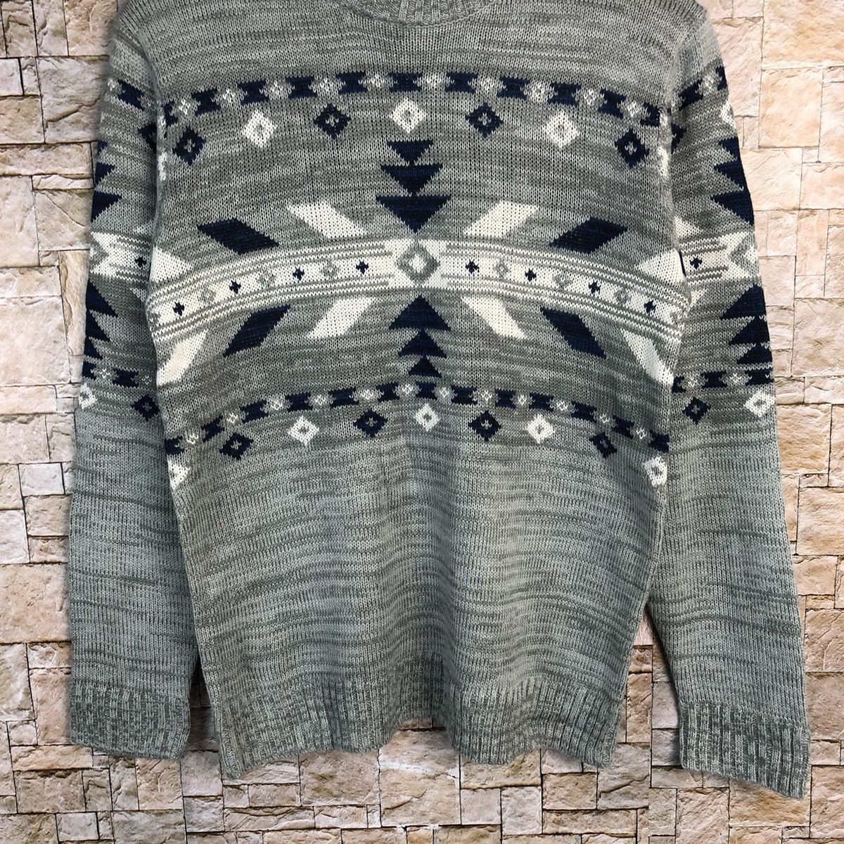 Vintage Boost Grey navajo art design sweatshirt Knitwear #A257 Size US S / EU 44-46 / 1 - 3 Thumbnail