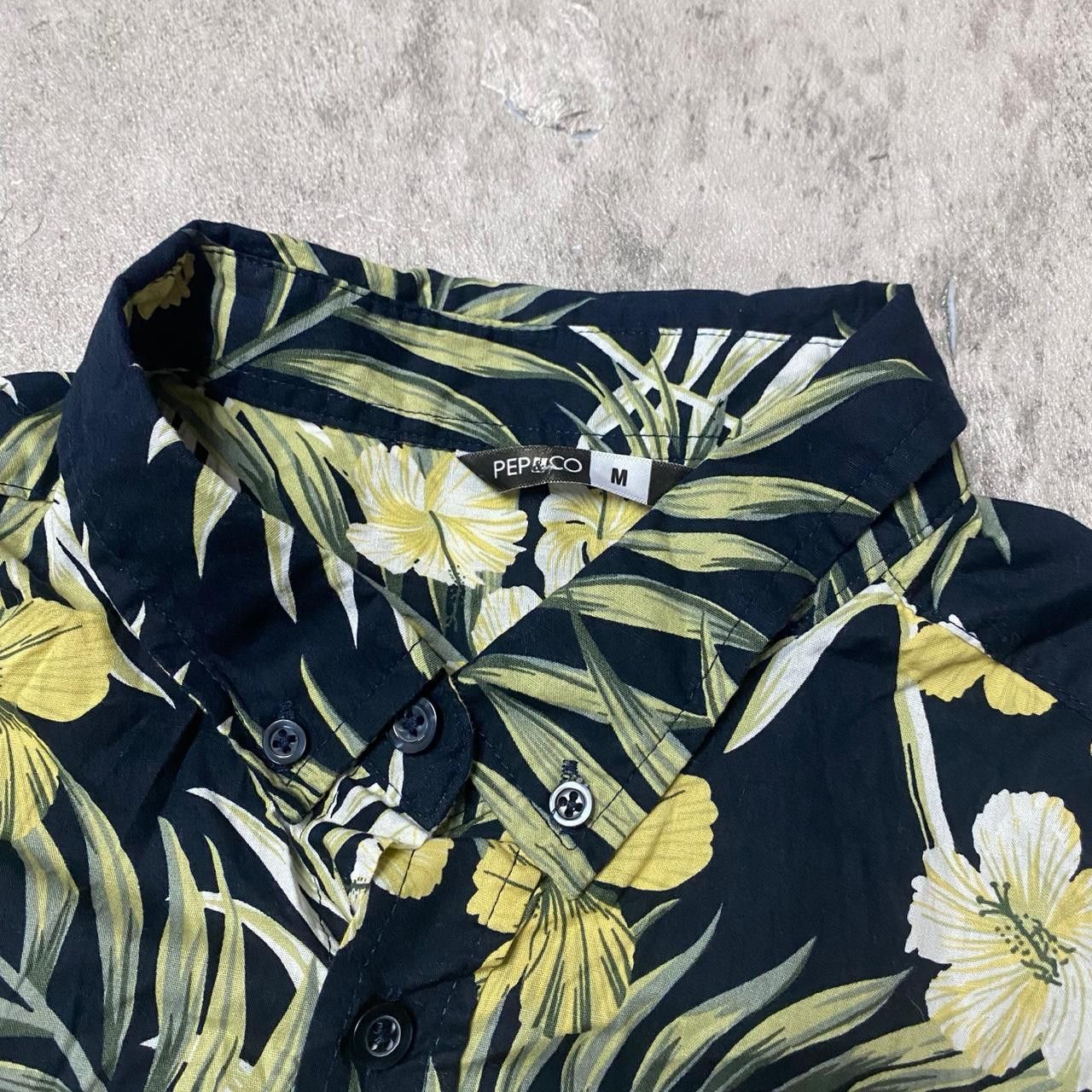 Other Black and yellow Hawaiian button-up shirt #HawaiianShirt Size US M / EU 48-50 / 2 - 3 Thumbnail