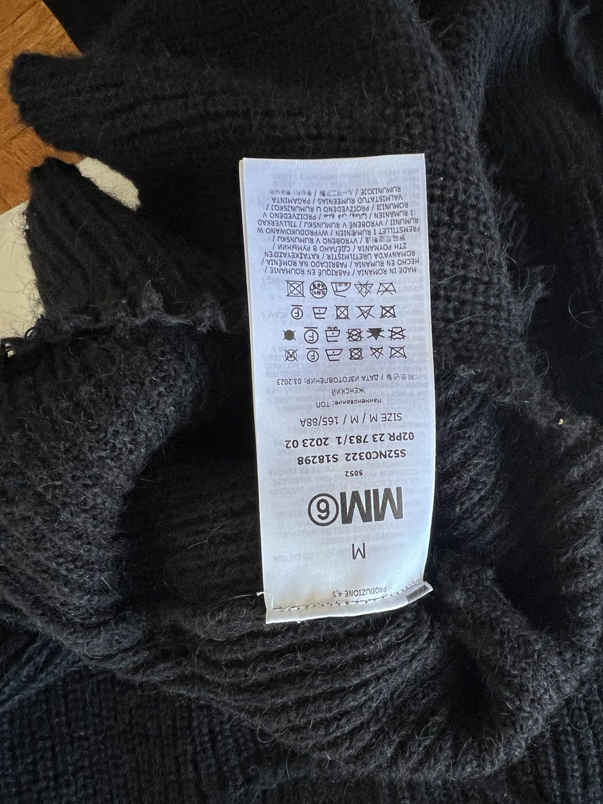 Maison Margiela MM6 Maison Margiela - Black cutout turtleneck Size US M / EU 48-50 / 2 - 5 Thumbnail