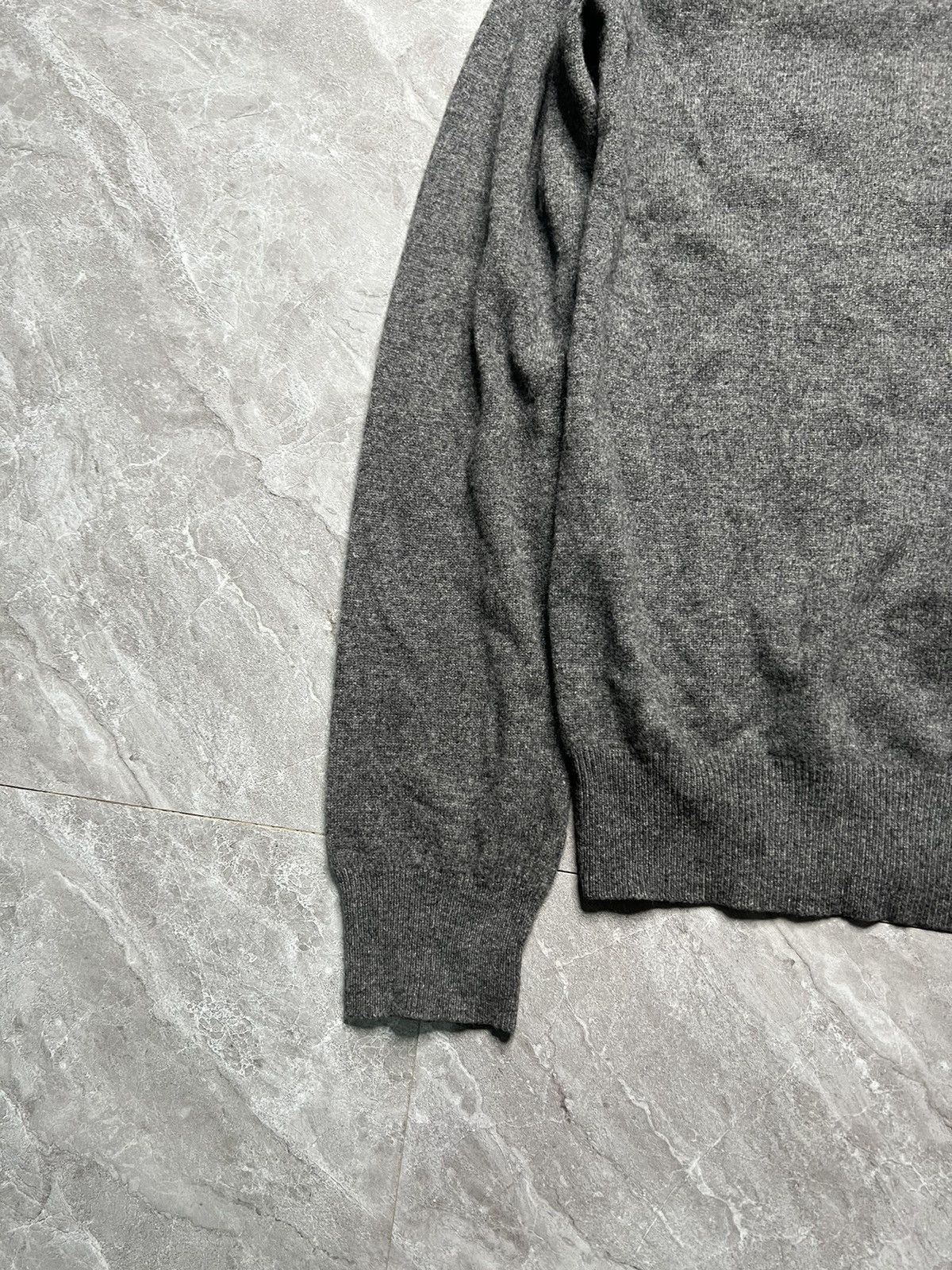 Comme des Garcons PLAY Play CDG F/W 04 Chest heart Logo Wool Sweater Size US M / EU 48-50 / 2 - 3 Thumbnail