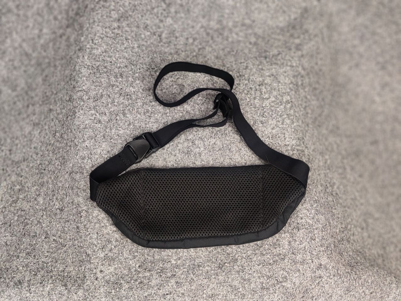 Nike Vintage Nike Black men's casual sports shirt with a belt Bag Size ONE SIZE - 7 Thumbnail