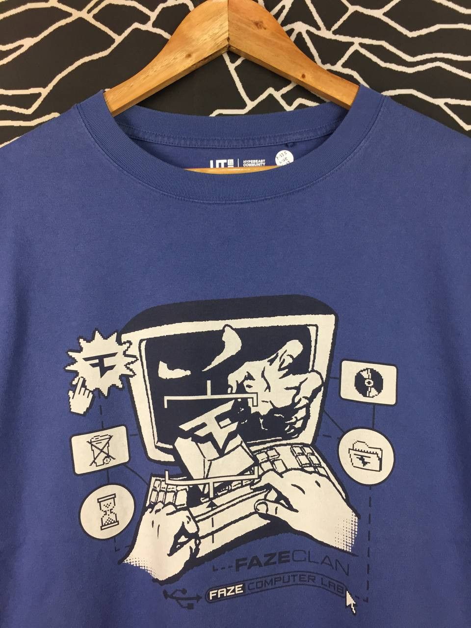 Uniqlo Uniqlo FaZe Clan Hypebeast Community Center Long Sleeve Tee Size US L / EU 52-54 / 3 - 3 Thumbnail