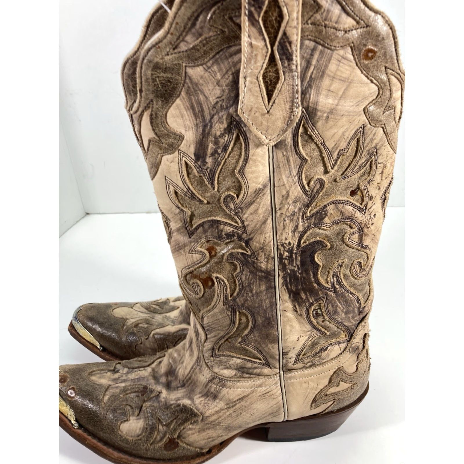 Vintage Johnny Ringo Distressed Leather Boots Women Size 7.5 B Beige Metal Western Boots Women 7.5 Beige Metal Tips Western Size US 8 / IT 38 - 5 Thumbnail