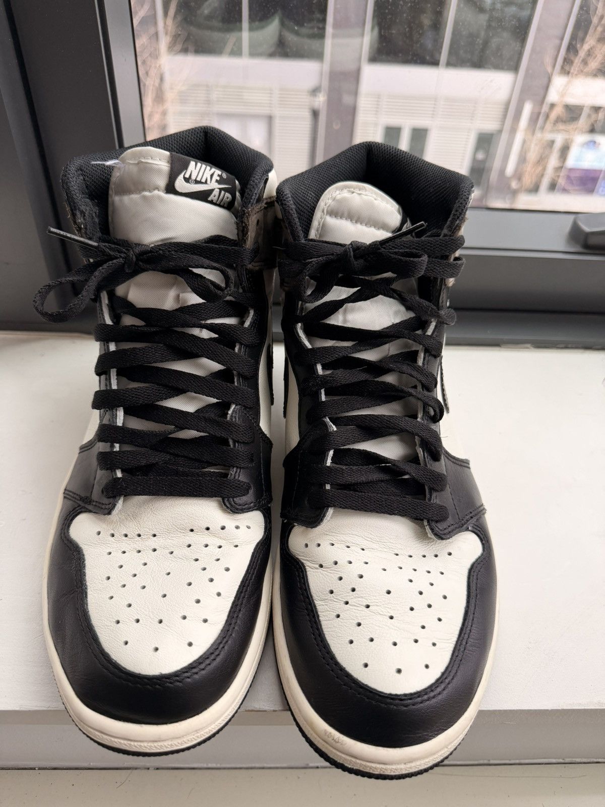 Jordan Brand Nike Air Jordan 1 Mocha Size US 11 / EU 44 - 11 Thumbnail