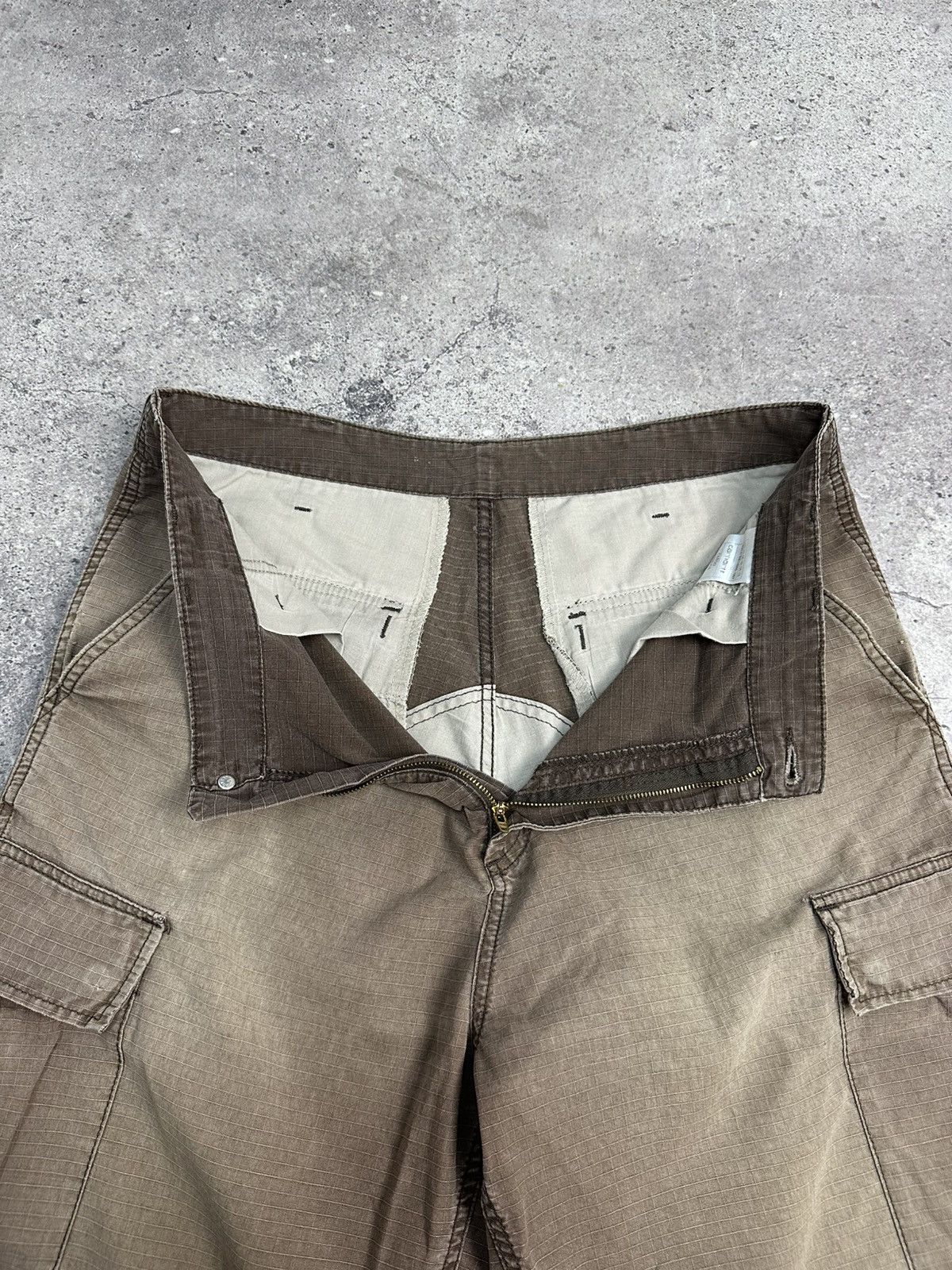 Carhartt Vintage Carhartt Cargo Shorts Brown Distressed Y2K Faded Size US 32 / EU 48 - 8 Thumbnail
