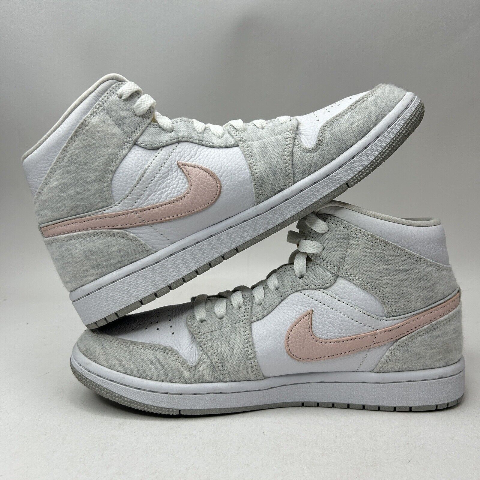 Jordan Brand Nike Air Jordan 1 Mid SE WMNS “Light Iron Ore Grey” 2023 Size US 9 / IT 39 - 3 Thumbnail