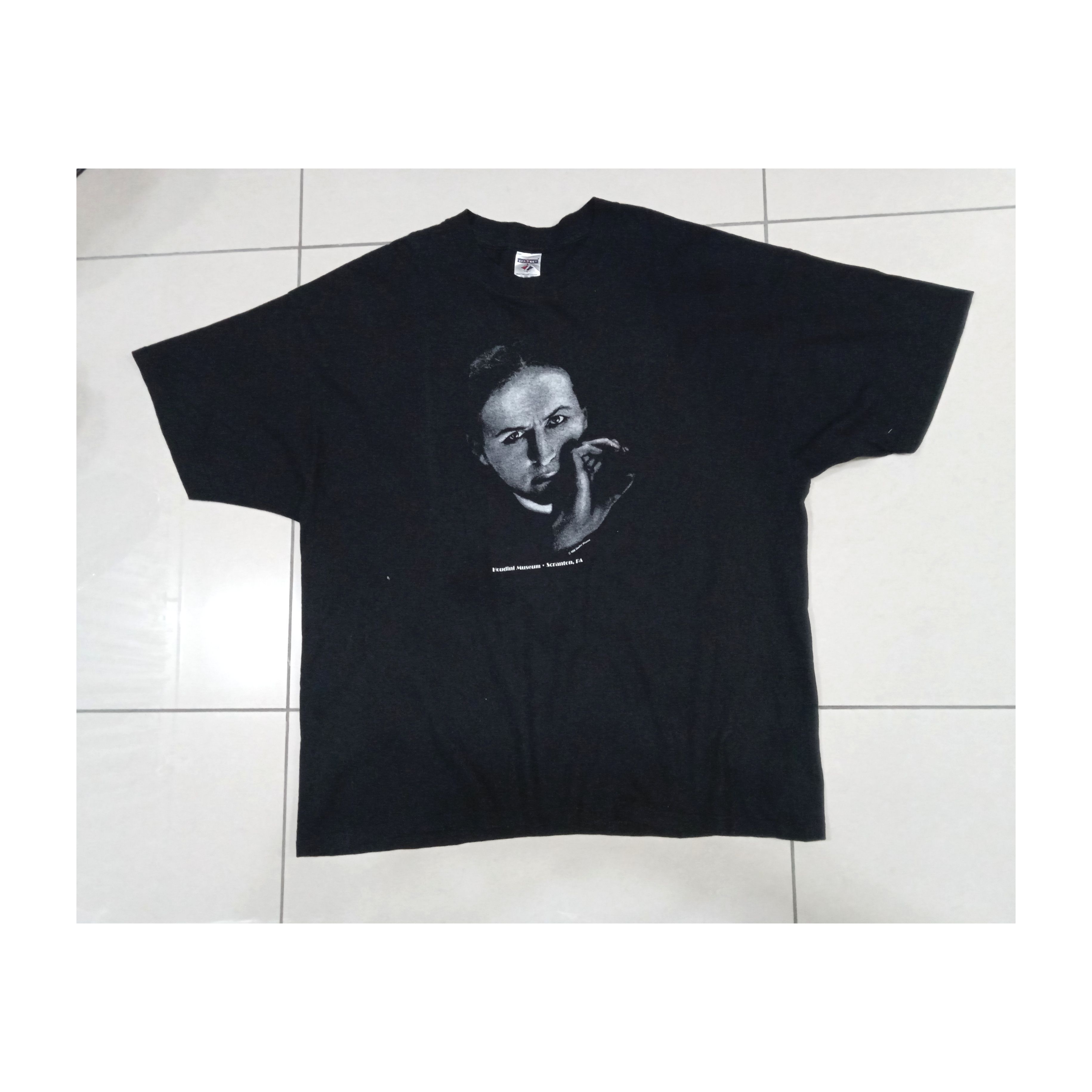 image of Art x Vintage 90's Harry Houdini 1998 T Shirt in Black, Men's (Size 2XL)