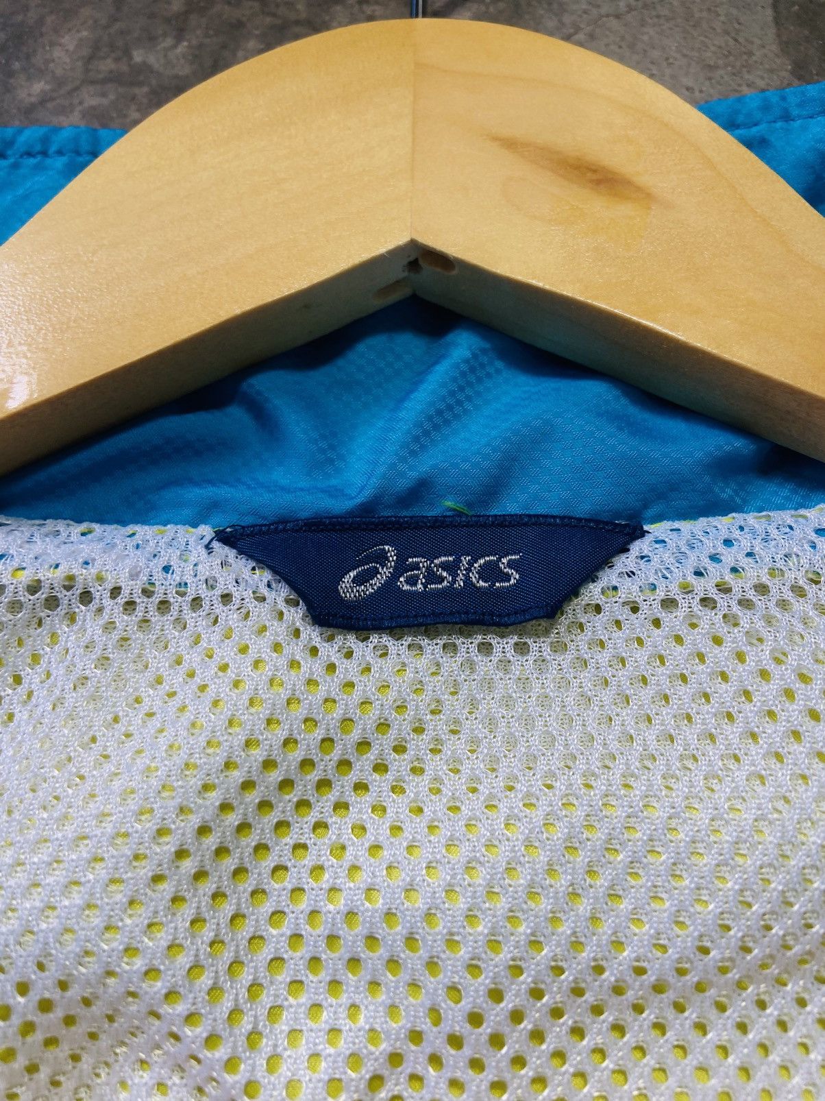 Asics Vintage Asics Windbreaker Light Jacket Size US L / EU 52-54 / 3 - 12 Thumbnail