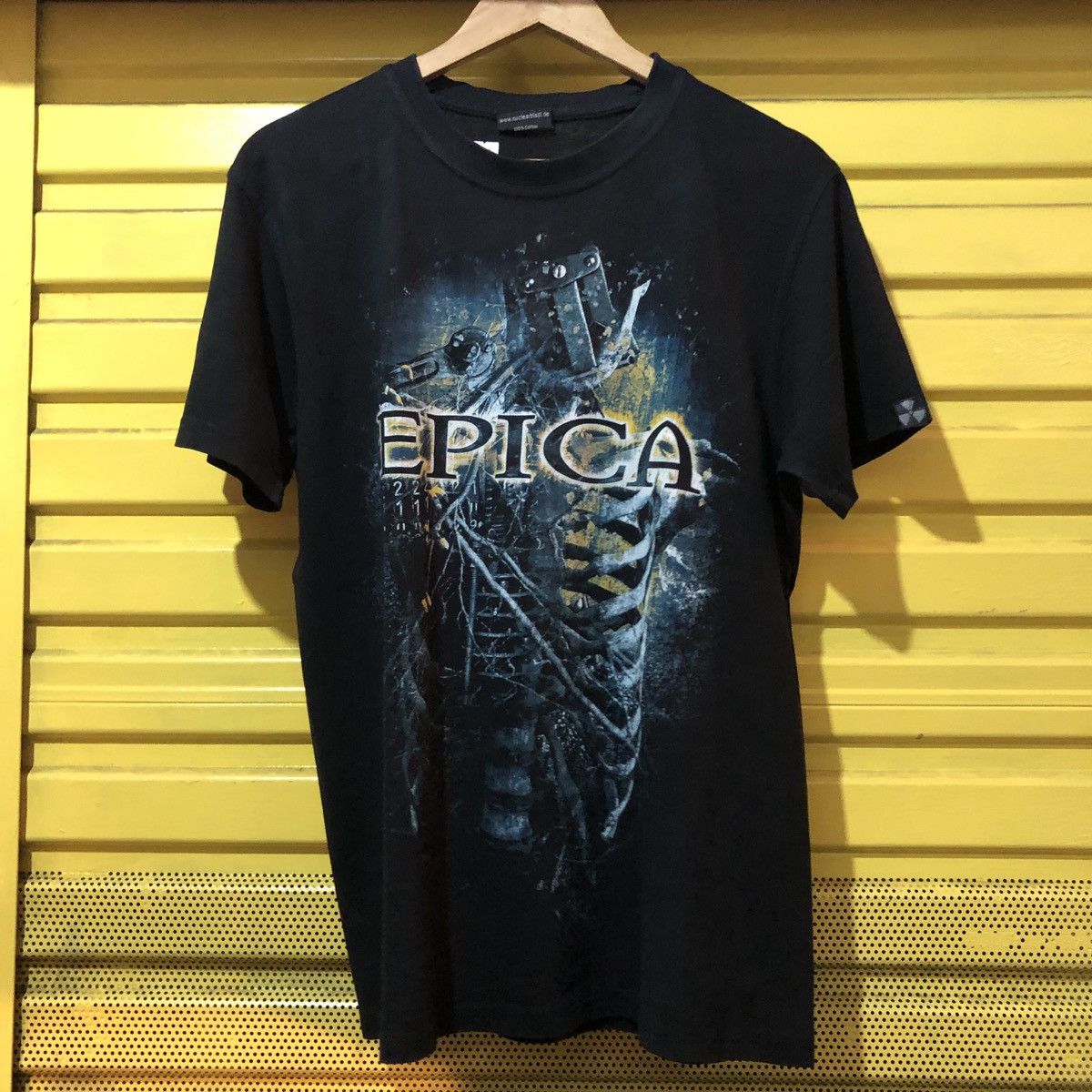 Band Tees Epica Requiem the indifferent Size US M / EU 48-50 / 2 - 1 Thumbnail