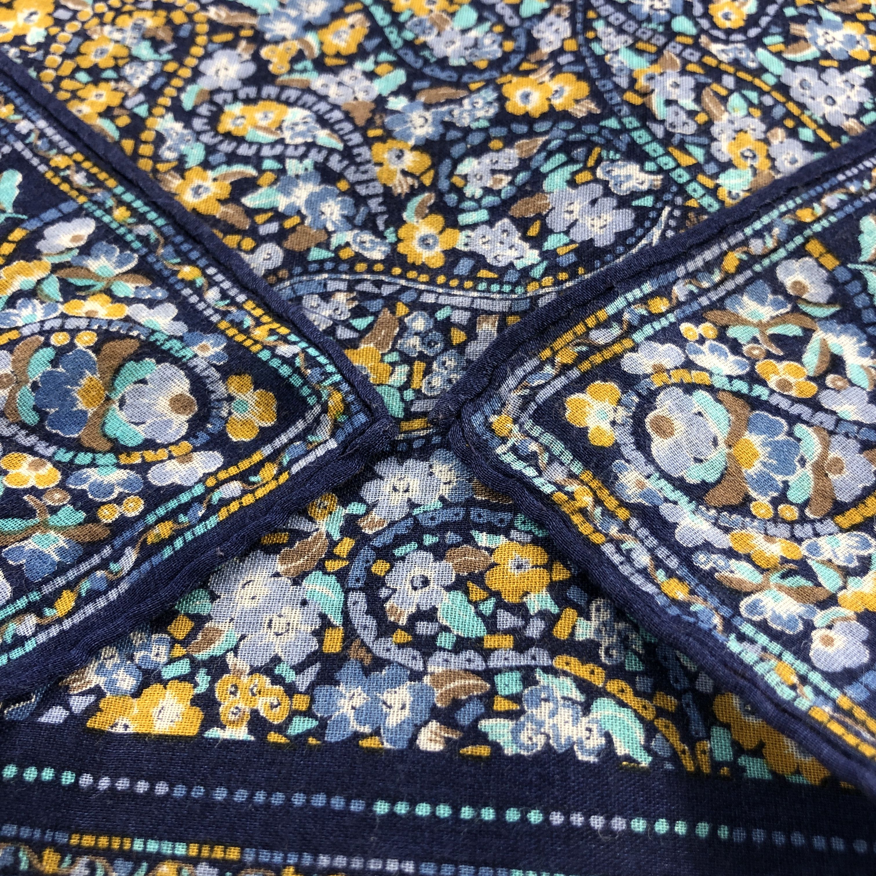 Yves Saint Laurent YSL Handkerchief Neckerchief Bandana H2676 Size ONE SIZE - 5 Thumbnail