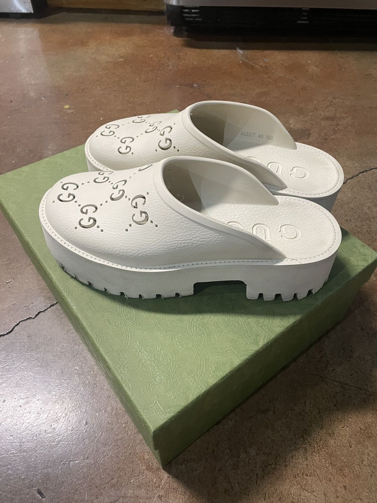 Gucci GUCCI PLATFORM PERFORATED G SANDAL Size US 9 / IT 39 - 3 Thumbnail