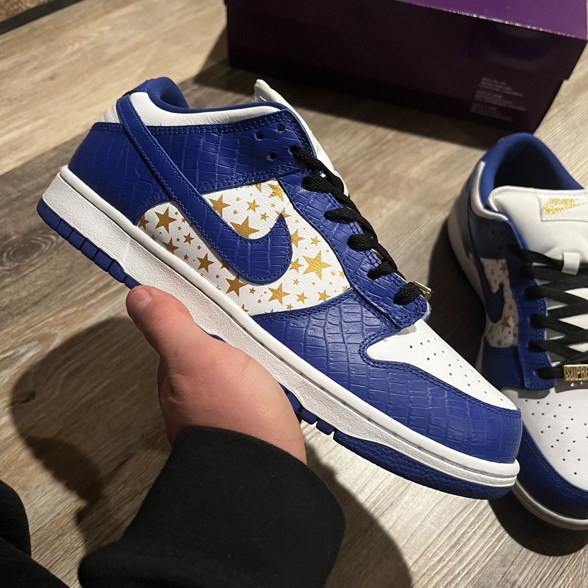 Nike × Supreme Nike Sb Dunk Low Supreme Stars Hyper Royal Size US 10.5 / EU 43-44 - 23 Thumbnail