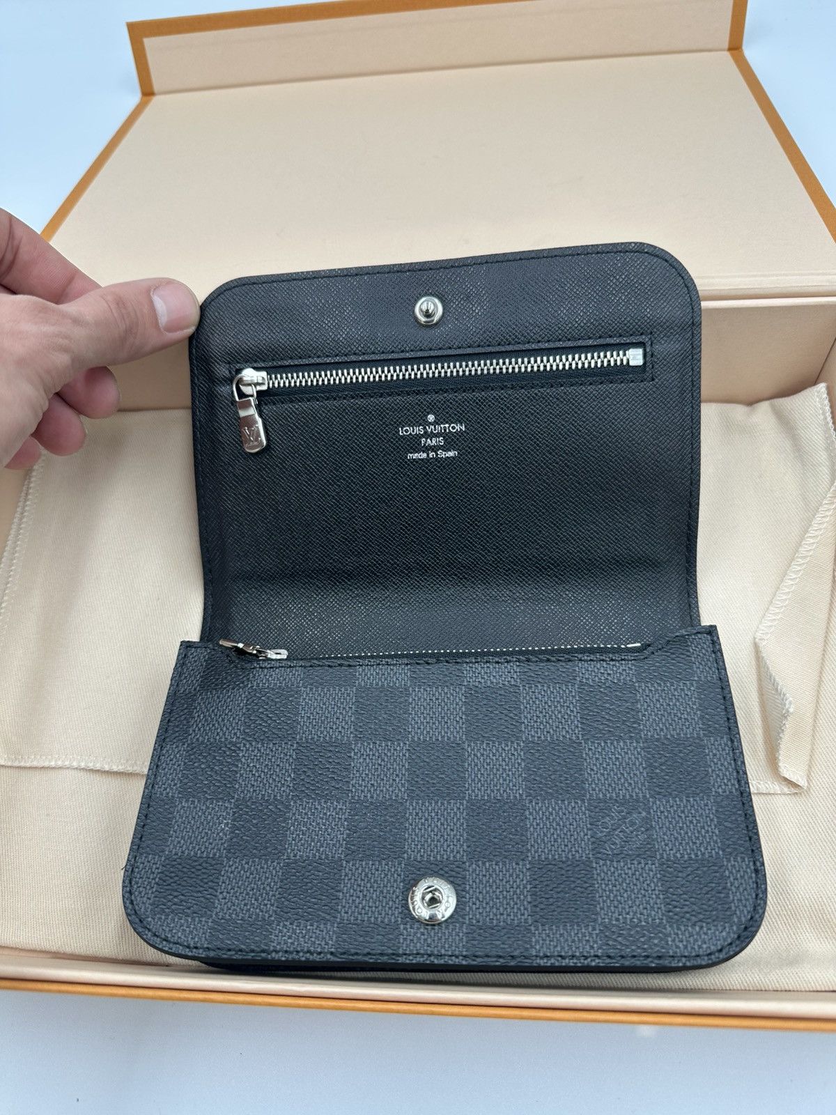 Louis Vuitton Louis Vuitton Damier Belt Bag Waist Bag Size ONE SIZE - 8 Thumbnail