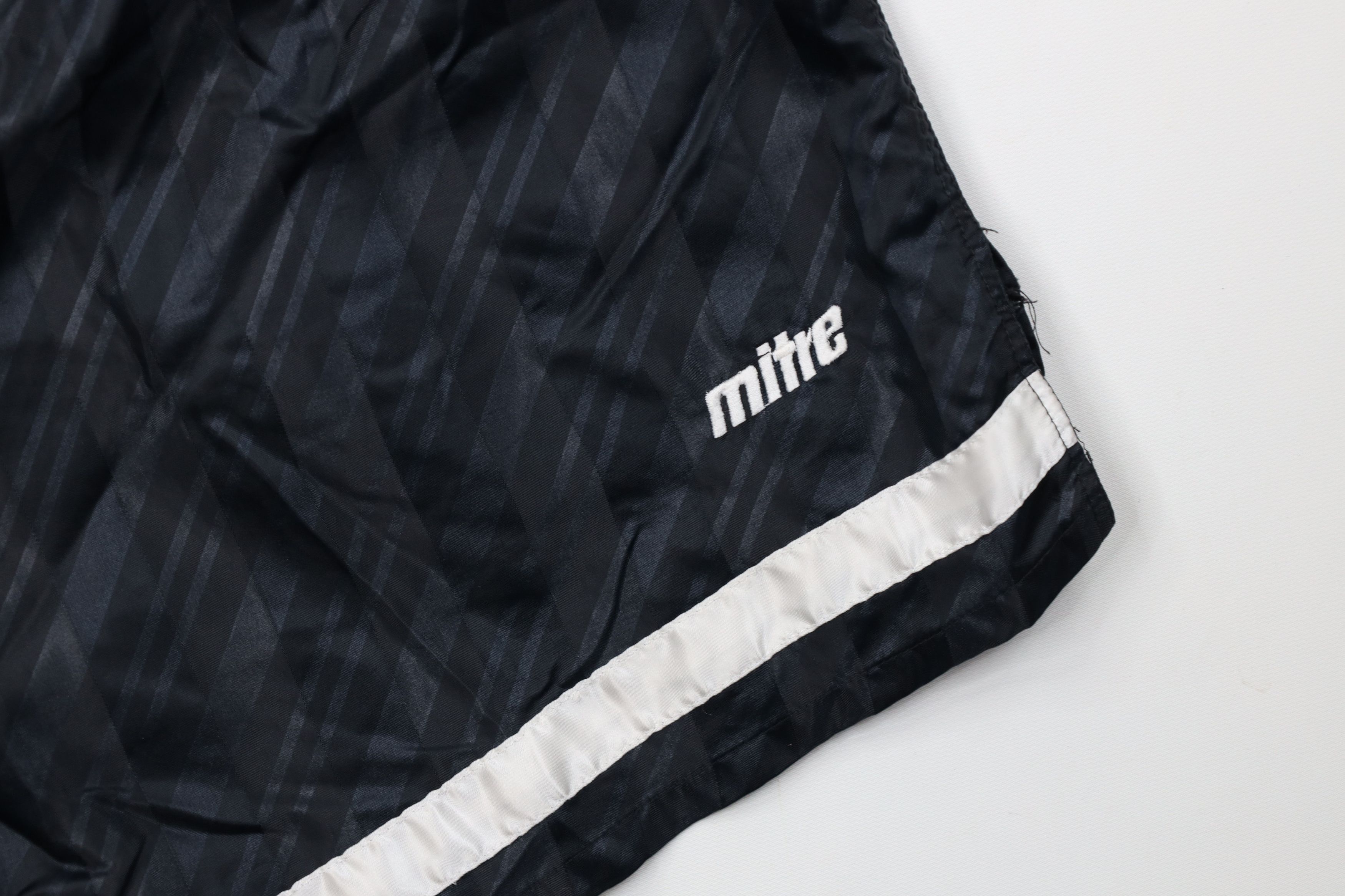 Vintage Vintage 90s Mitre Running Jogging Soccer Shorts Black Size US 36 / EU 52 - 5 Thumbnail