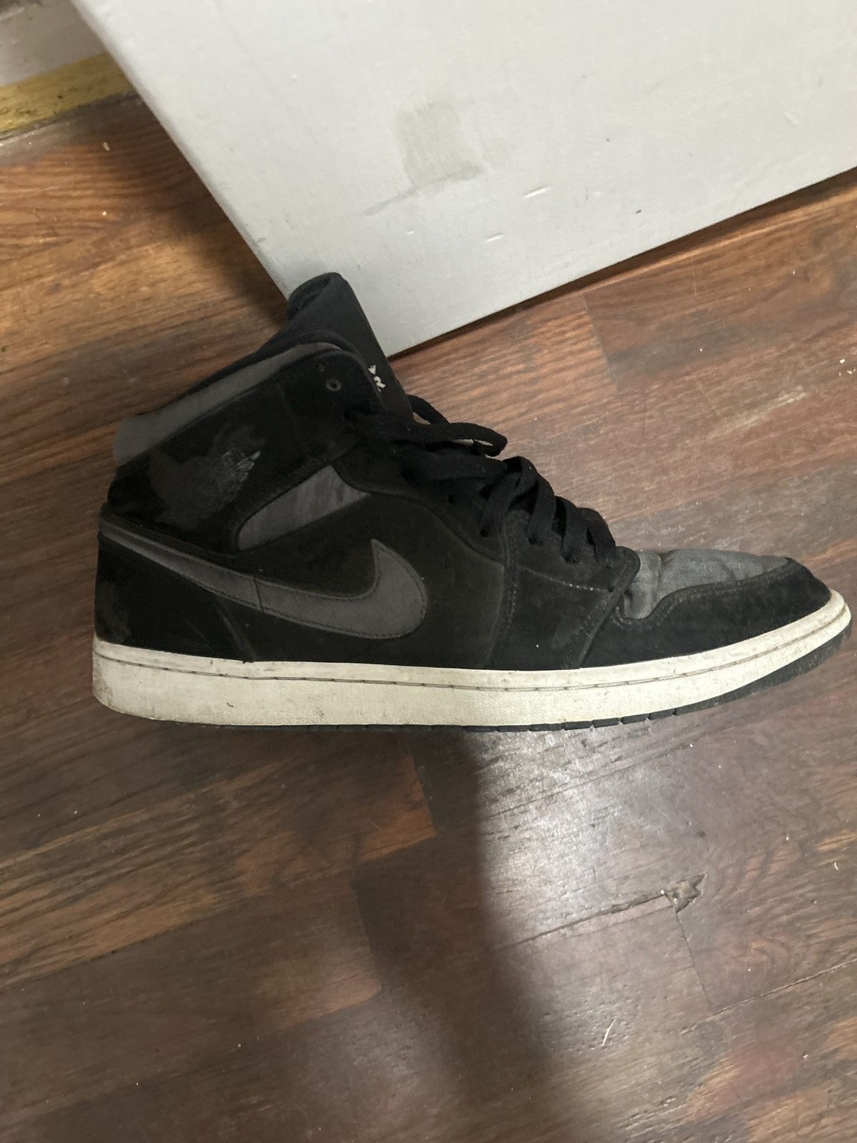 Jordan Brand Jordan 1 retro Size US 13 / EU 46 - 4 Thumbnail
