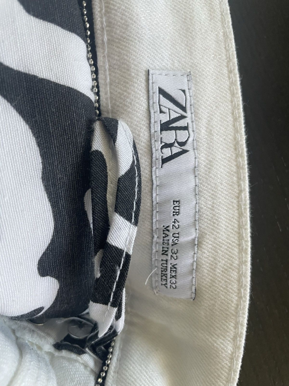 Zara Zara white distressed biker jeans with zebra prints Size US 32 / EU 48 - 6 Thumbnail