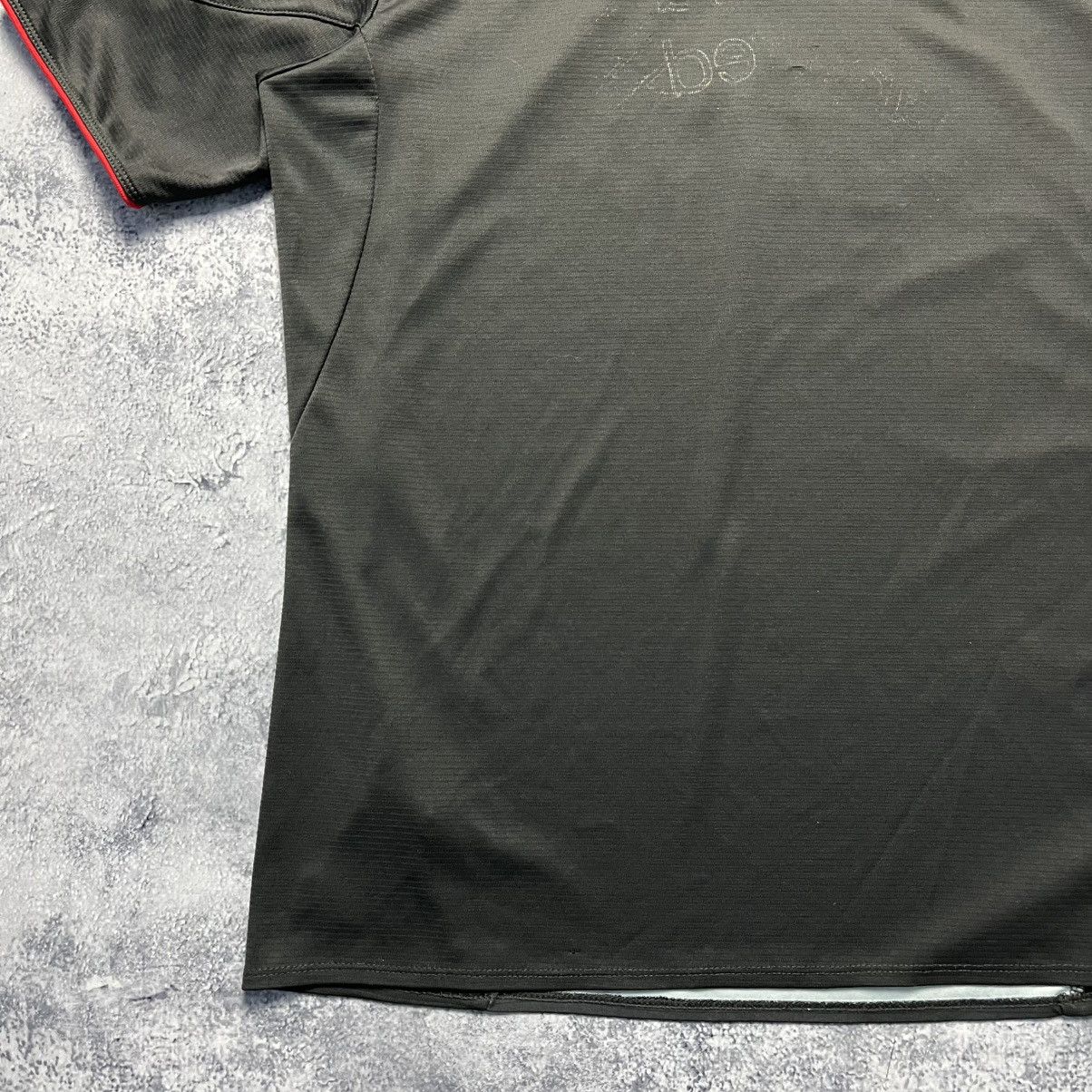 New Balance Vintage New Balance Liverpool 2015/2016 Away Soccer Jersey Size US M / EU 48-50 / 2 - 19 Thumbnail