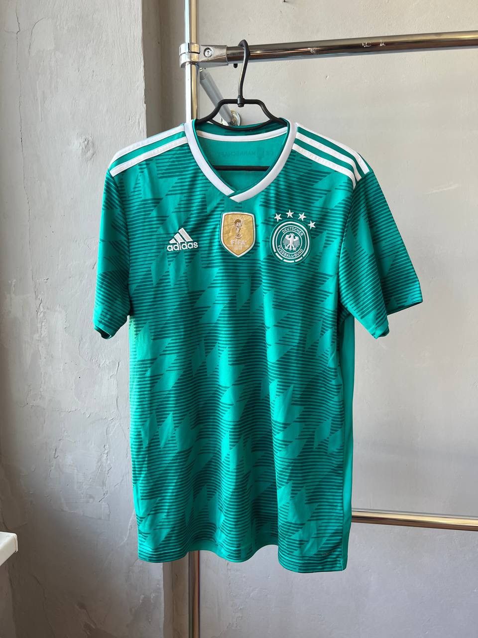 Adidas 2017/18 GERMANY TEAM AWAY SOCCER JERSEY FOOTBALL SHIRT SZ L Size US L / EU 52-54 / 3 - 2 Thumbnail