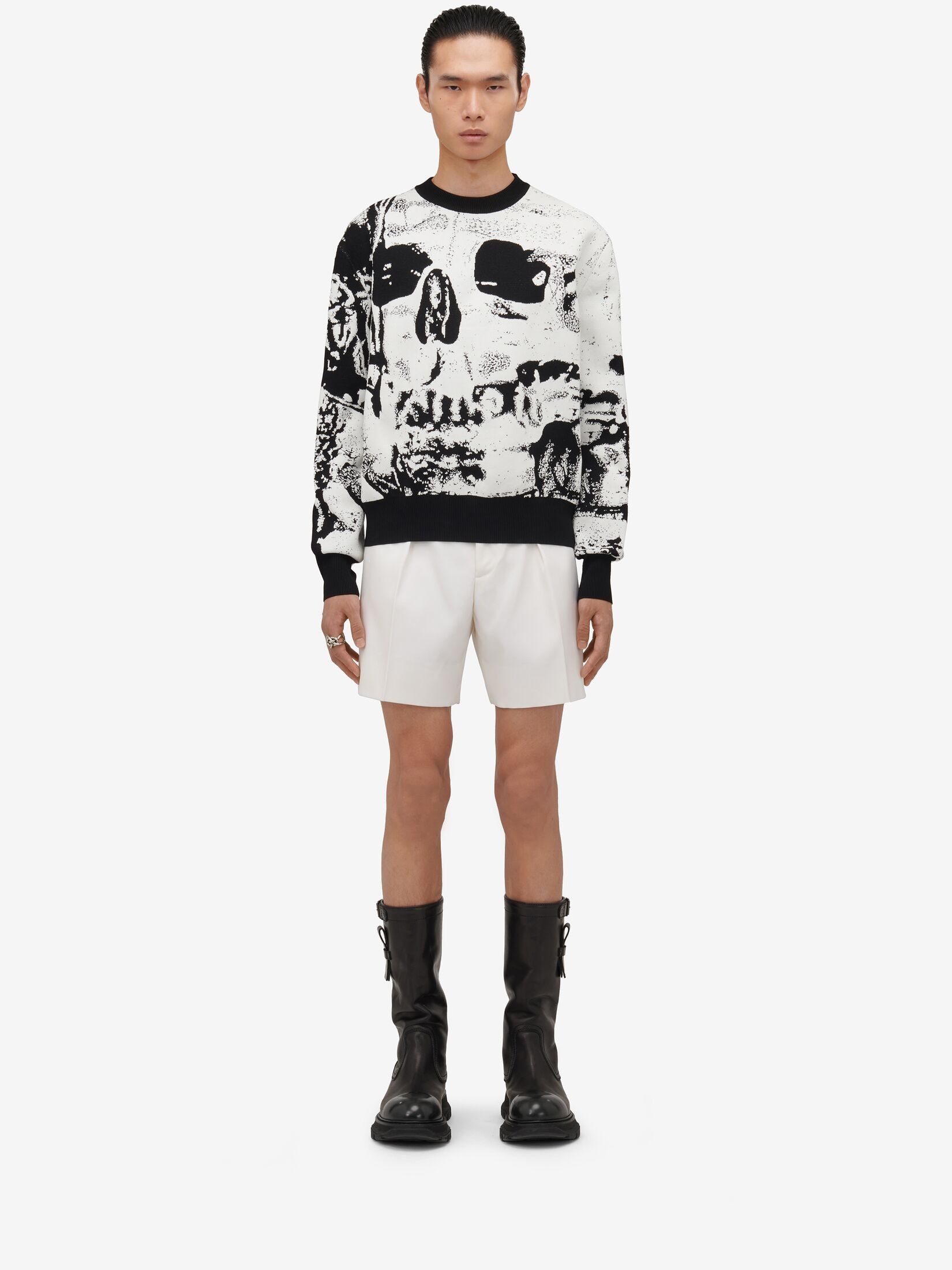 Alexander McQueen o1w1db10725 Fold Skull Jacquard Jumper in Ivory/Black Size US M / EU 48-50 / 2 - 2 Thumbnail
