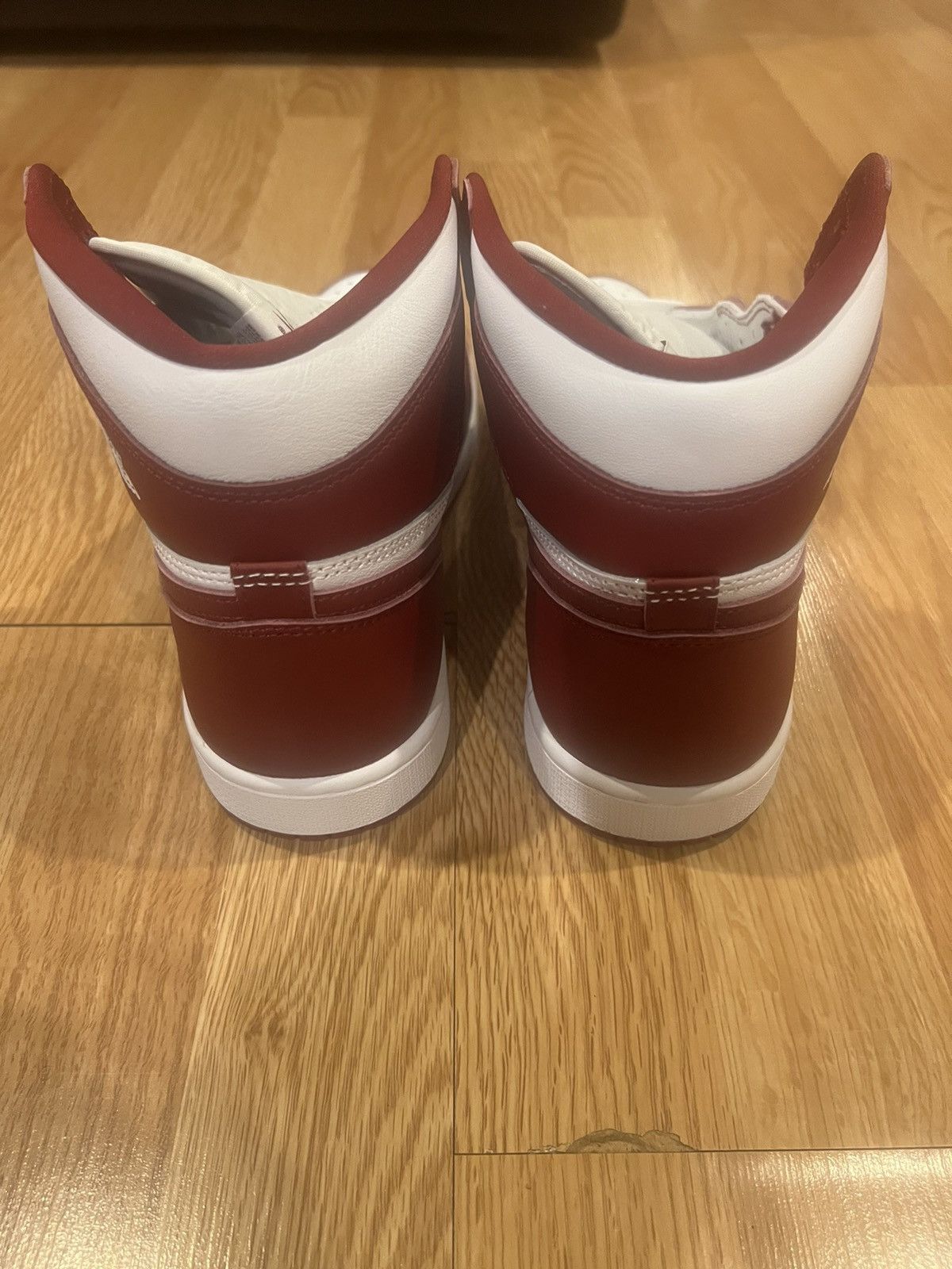Nike Air Jordan 1 Hi OG Team Red Size US 11 / EU 44 - 5 Thumbnail