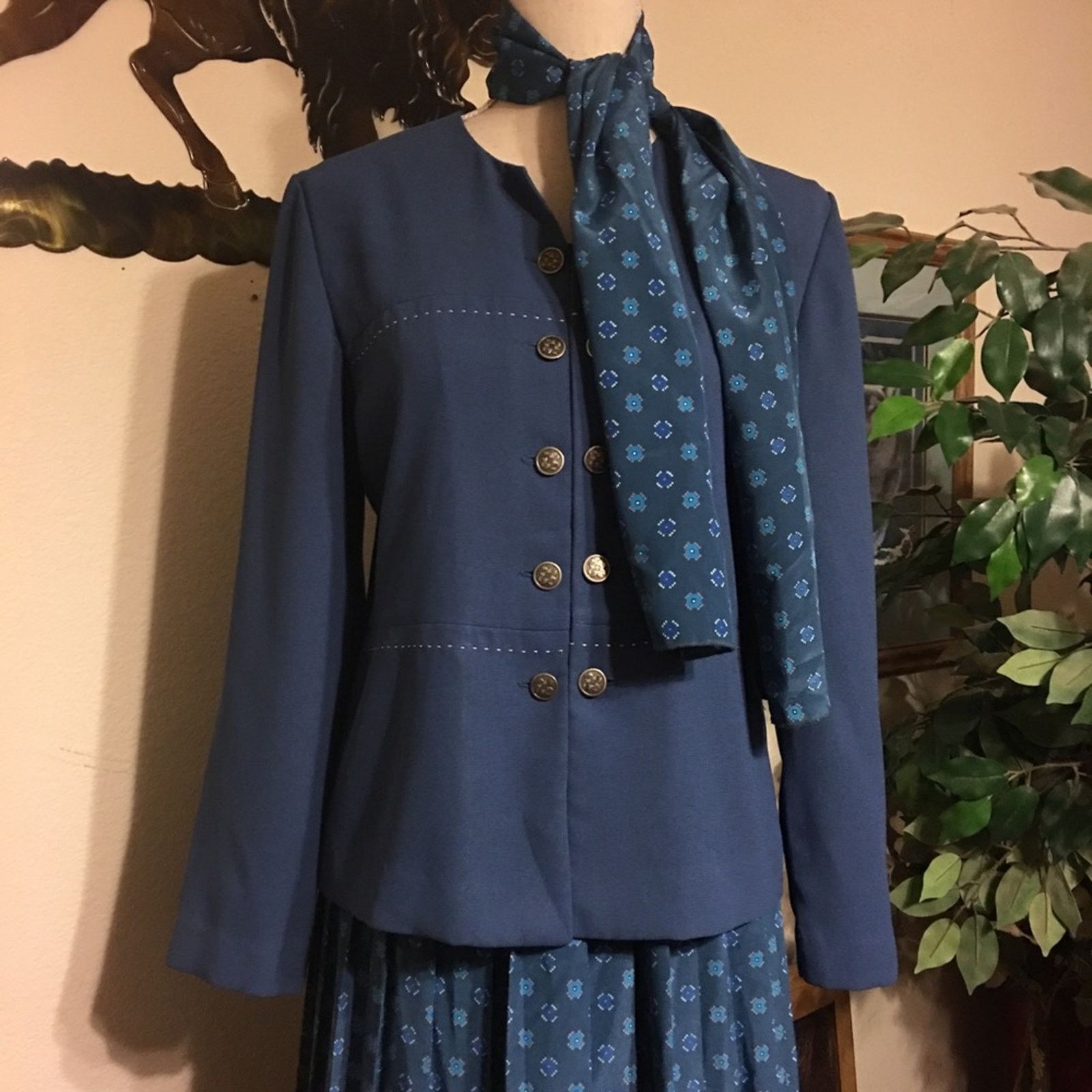 Vintage Vintage Leslie Fay slate blue skirt set with scarf Size M / US 6-8 / IT 42-44 - 2 Thumbnail