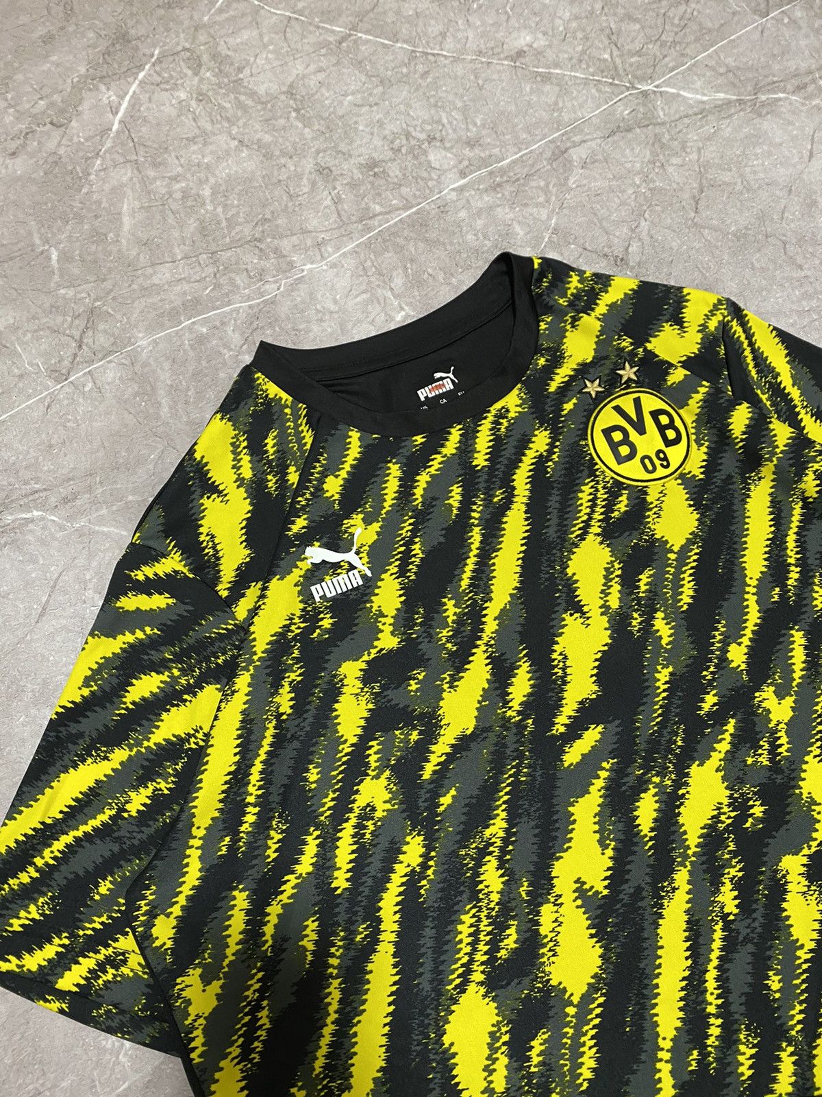 Puma Puma BVB Borussia Dortmund 2020 Training Soccer Jersey Y2K Size US L / EU 52-54 / 3 - 4 Thumbnail