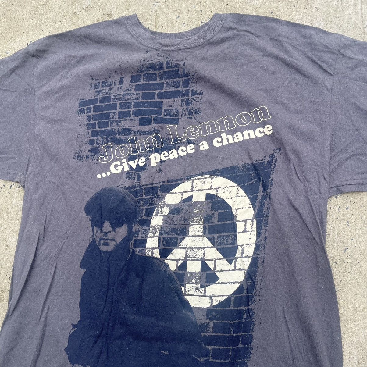 Vintage Vintage JOHN LENNON GIVE PEACE A CHANCE Shirt Size US XXL / EU 58 / 5 - 2 Thumbnail