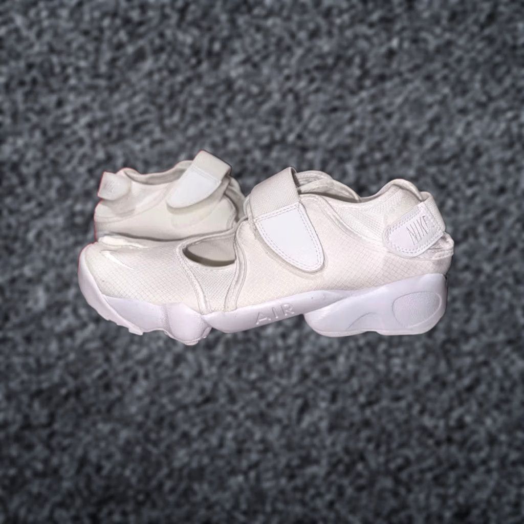 Nike Item Specifications: Brand: Nike Size US 11 / IT 41 - 1 Thumbnail