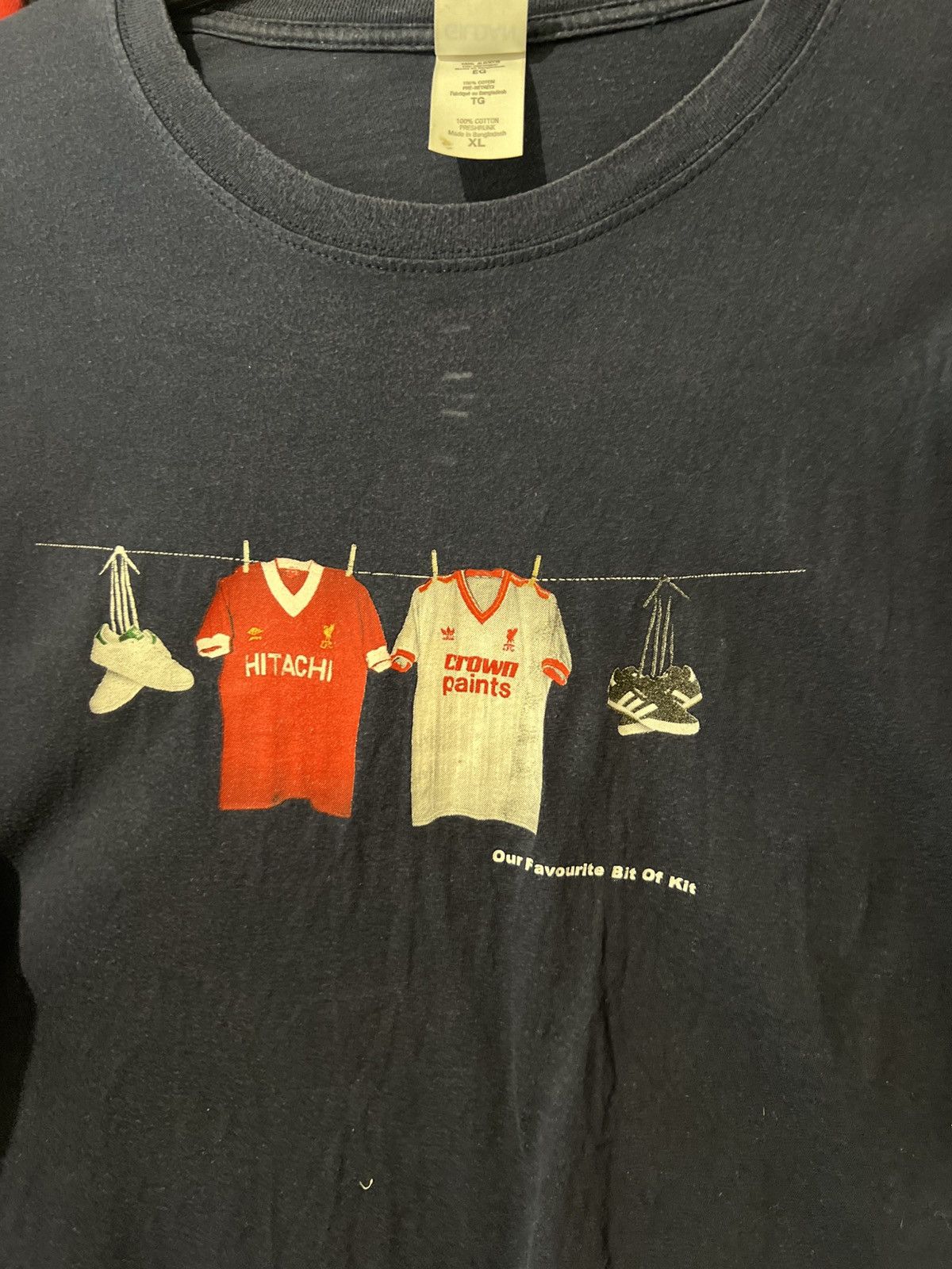 Vintage VINTAGE OUR FAVOURITE BIT OF KITS GRAPHIC AOP T SHIRT Size US XL / EU 56 / 4 - 3 Thumbnail