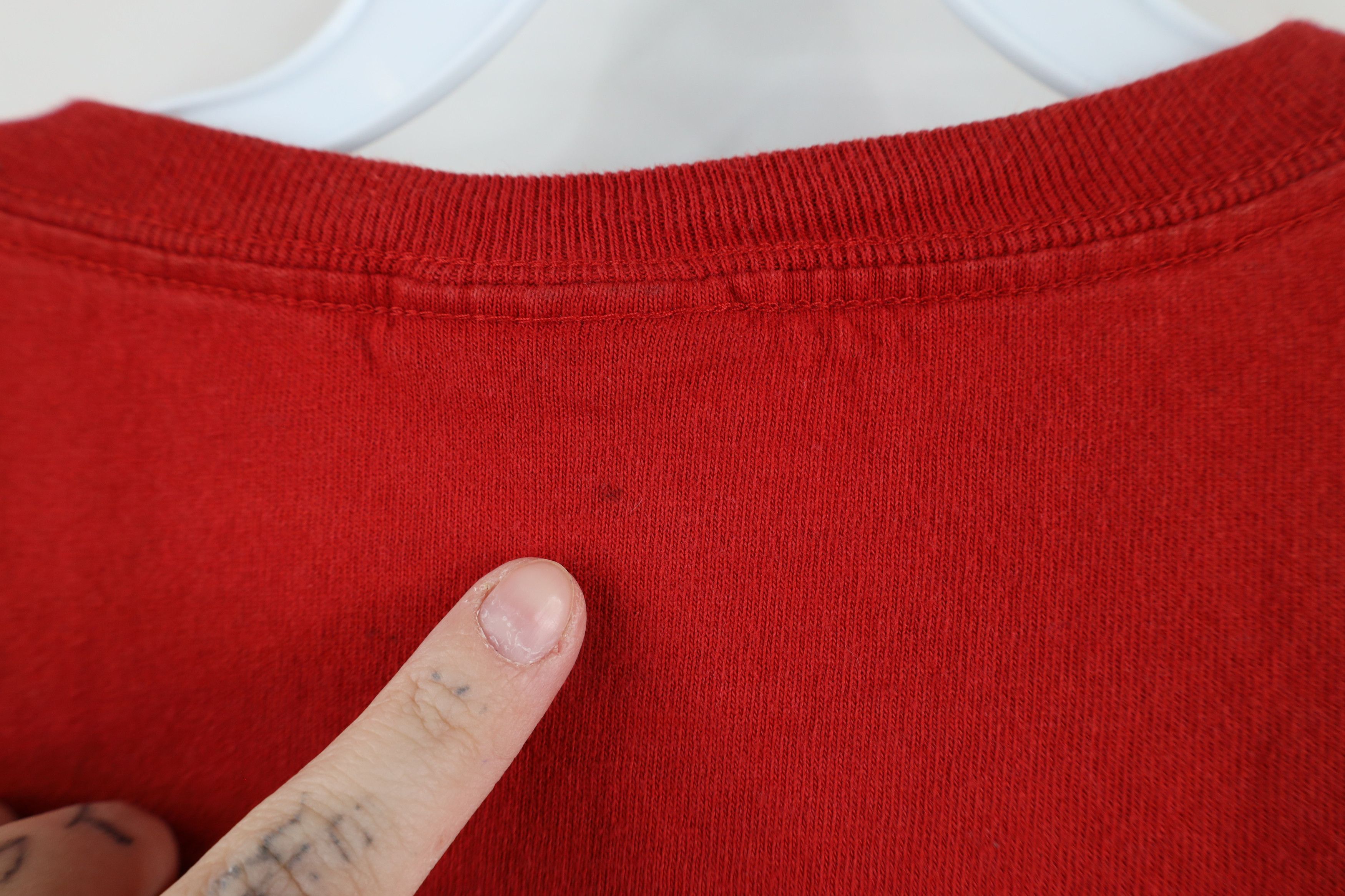 Tommy Hilfiger × Vintage Vintage 90s Tommy Hilfiger Center Logo T-Shirt Red Cotton Size US XXL / EU 58 / 5 - 8 Thumbnail