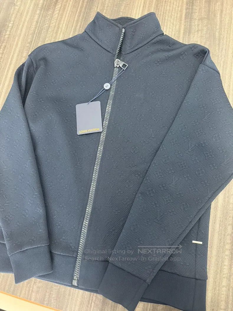 Louis Vuitton Louis Vuitton Dark blue full logo jacket Size US XS / EU 42 / 0 - 1 Thumbnail