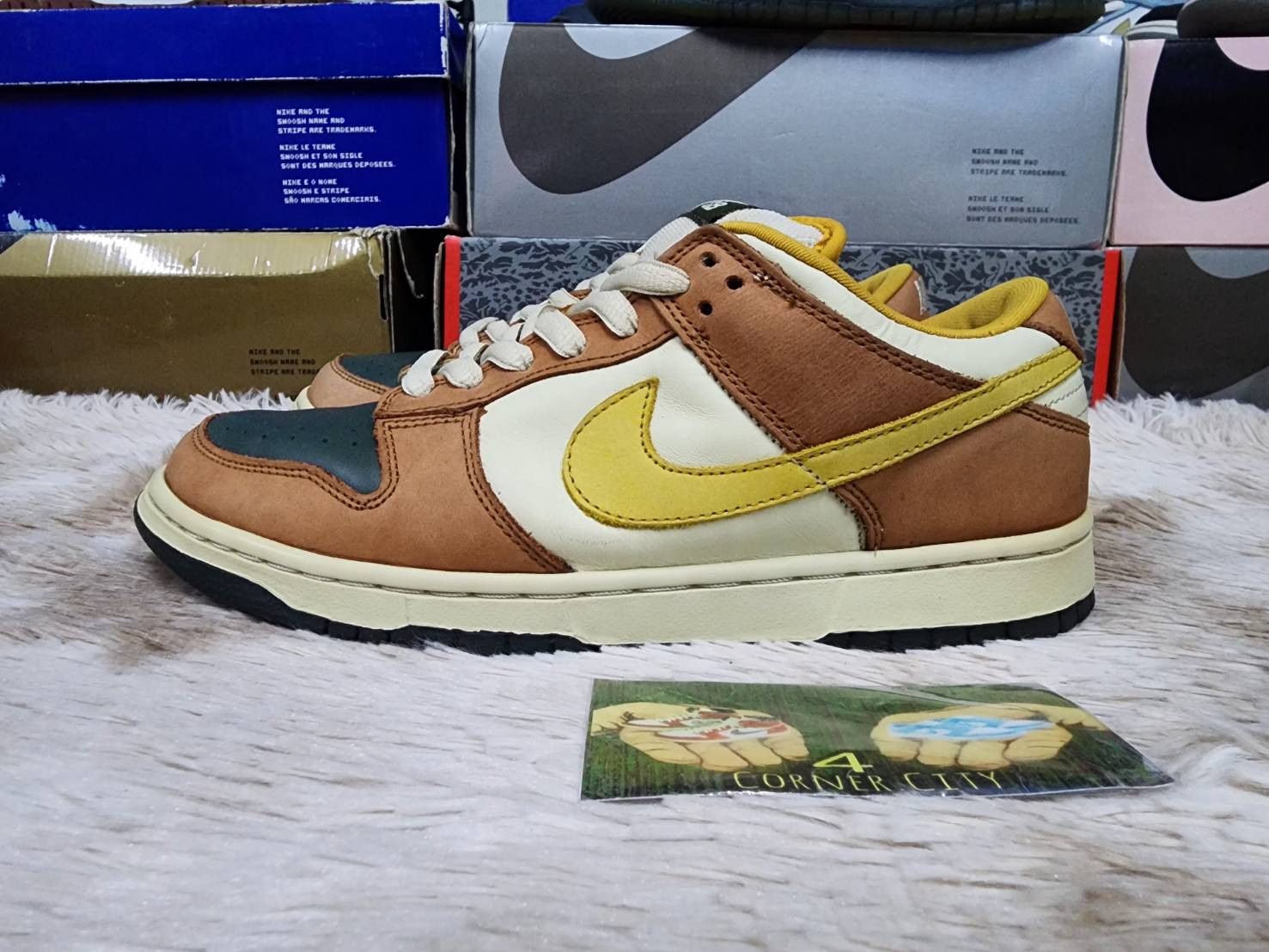 Nike Nike Sb Dunk Low Vapour Mineral Yellow Size US 9 / EU 42 - 1 Thumbnail