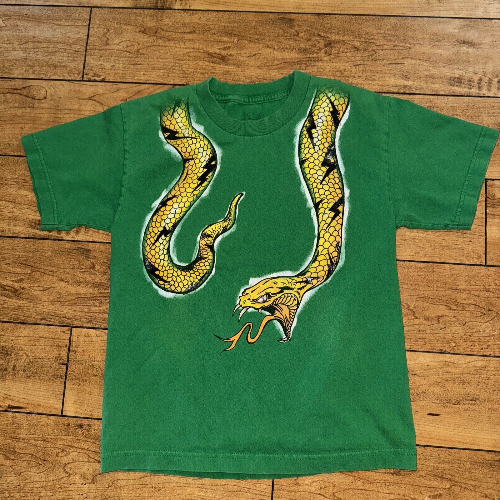 Japanese Brand × Vintage Viper Snake Wrap Around T-Shirt Small 17x22 Green Size S / US 4 / IT 40 - 1 Thumbnail