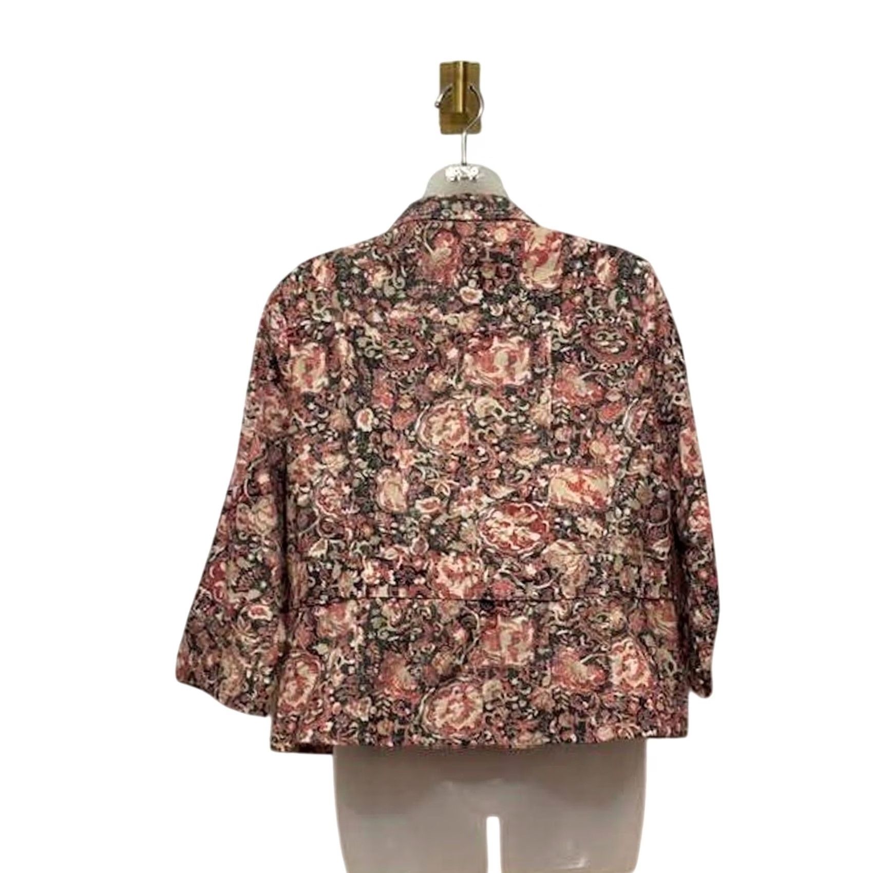 Vintage VINTAGE Christopher & Banks Floral Paisley Jacquard Cropped Blazer Jacket PETITE L Pink 3/4 Sleeve Button Front Size L / US 10 / IT 46 - 3 Thumbnail