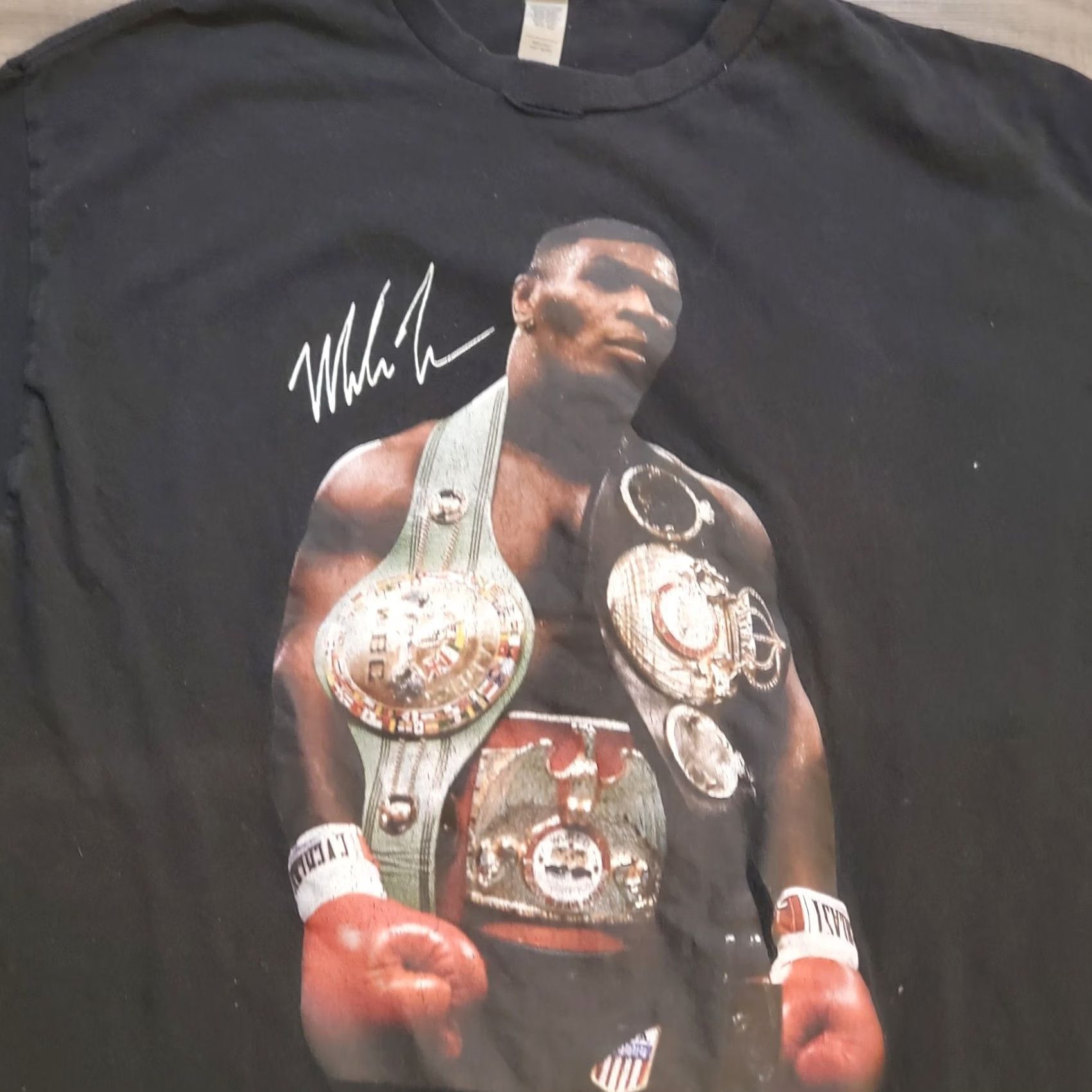 Gildan VINTAGE Mike Tyson Championship Belts T Shirt Mens XL Black 90s Y2K Boxing Size US XL / EU 56 / 4 - 3 Thumbnail
