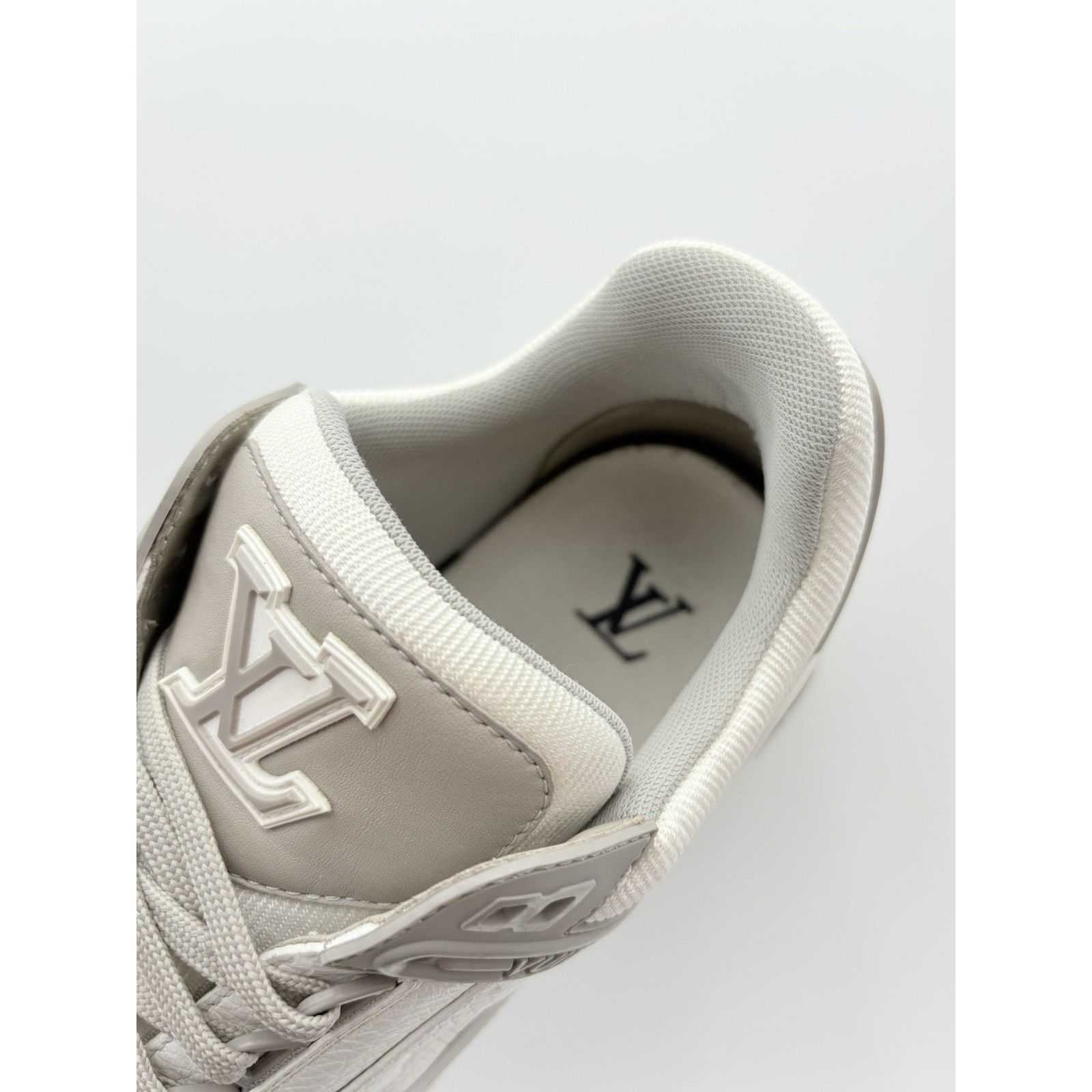 Louis Vuitton Louis Vuitton Trainer ' Grey White ' | GOOD CONDITION! Size US 9 / EU 42 - 12 Thumbnail